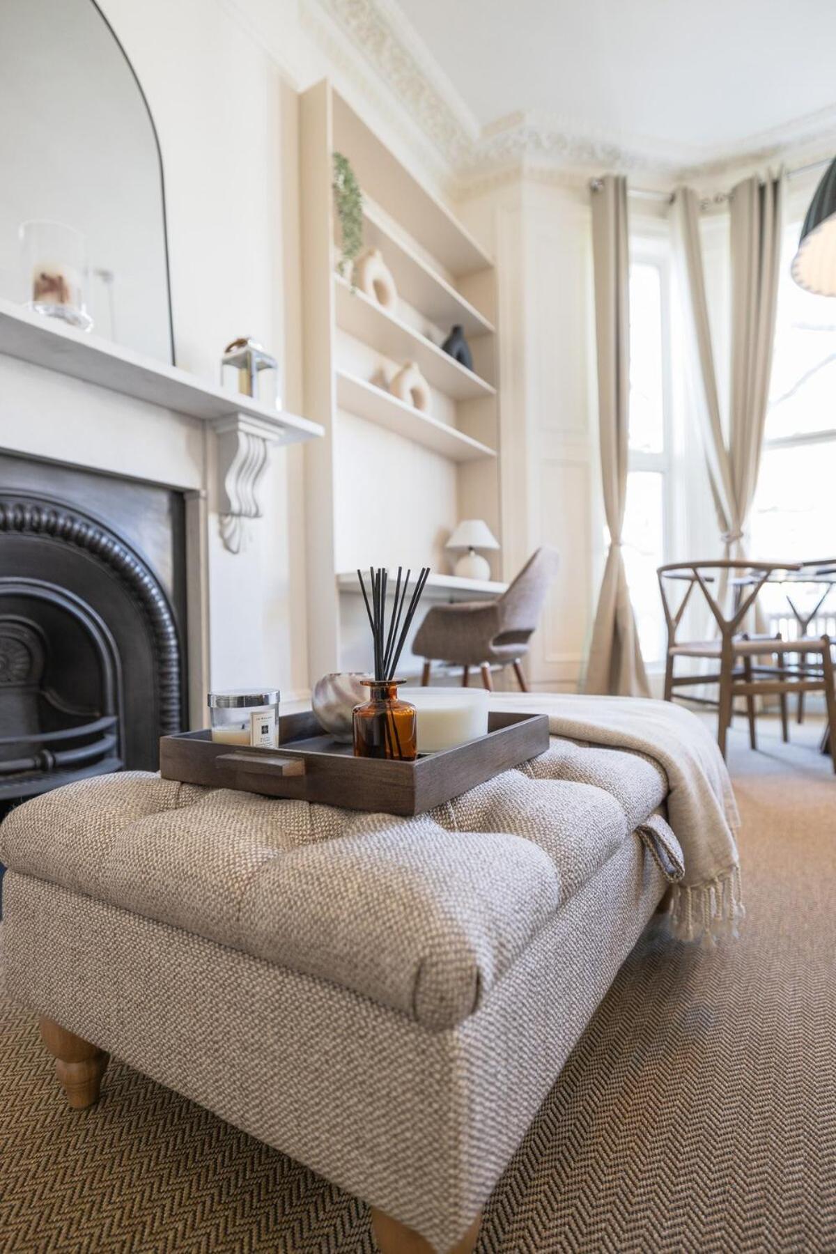 Elegant 1 Bed Kensington Flat- Sleeps 4 London