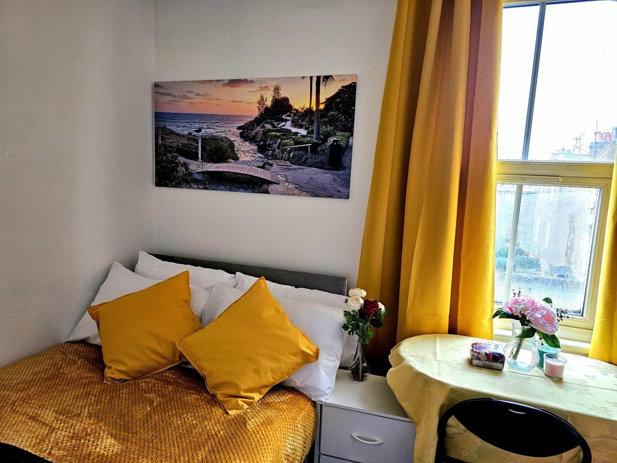 Elegant Spacious In Apartment London
