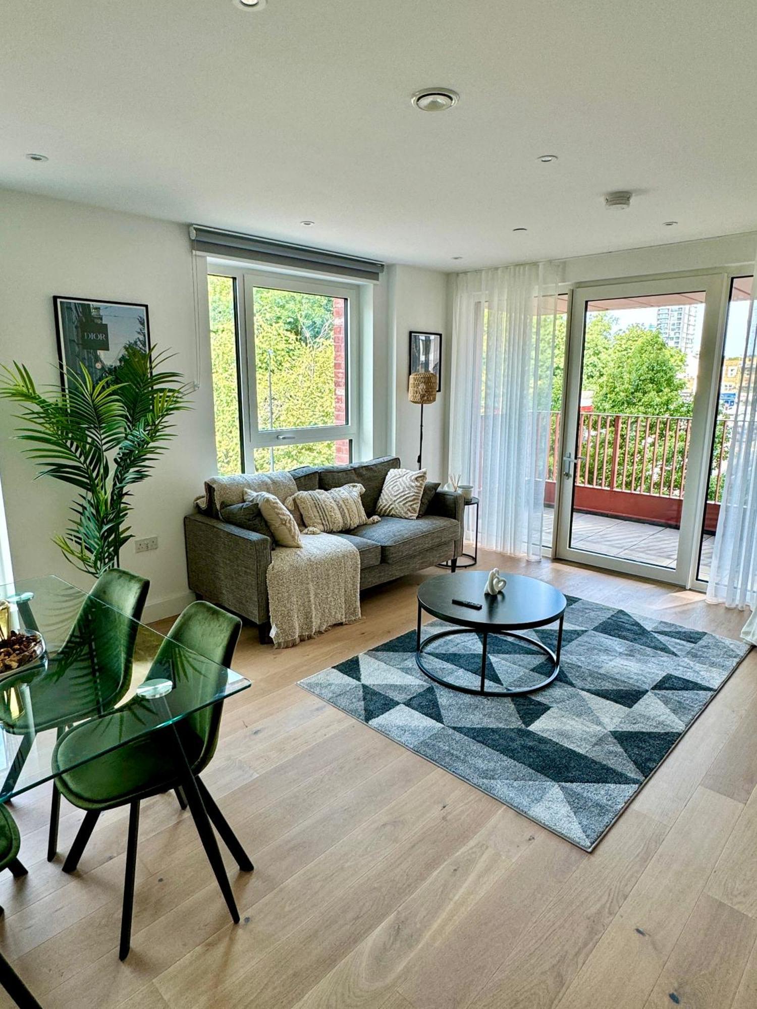 Amazing In Canary Wharf Two Bedroom * Londra