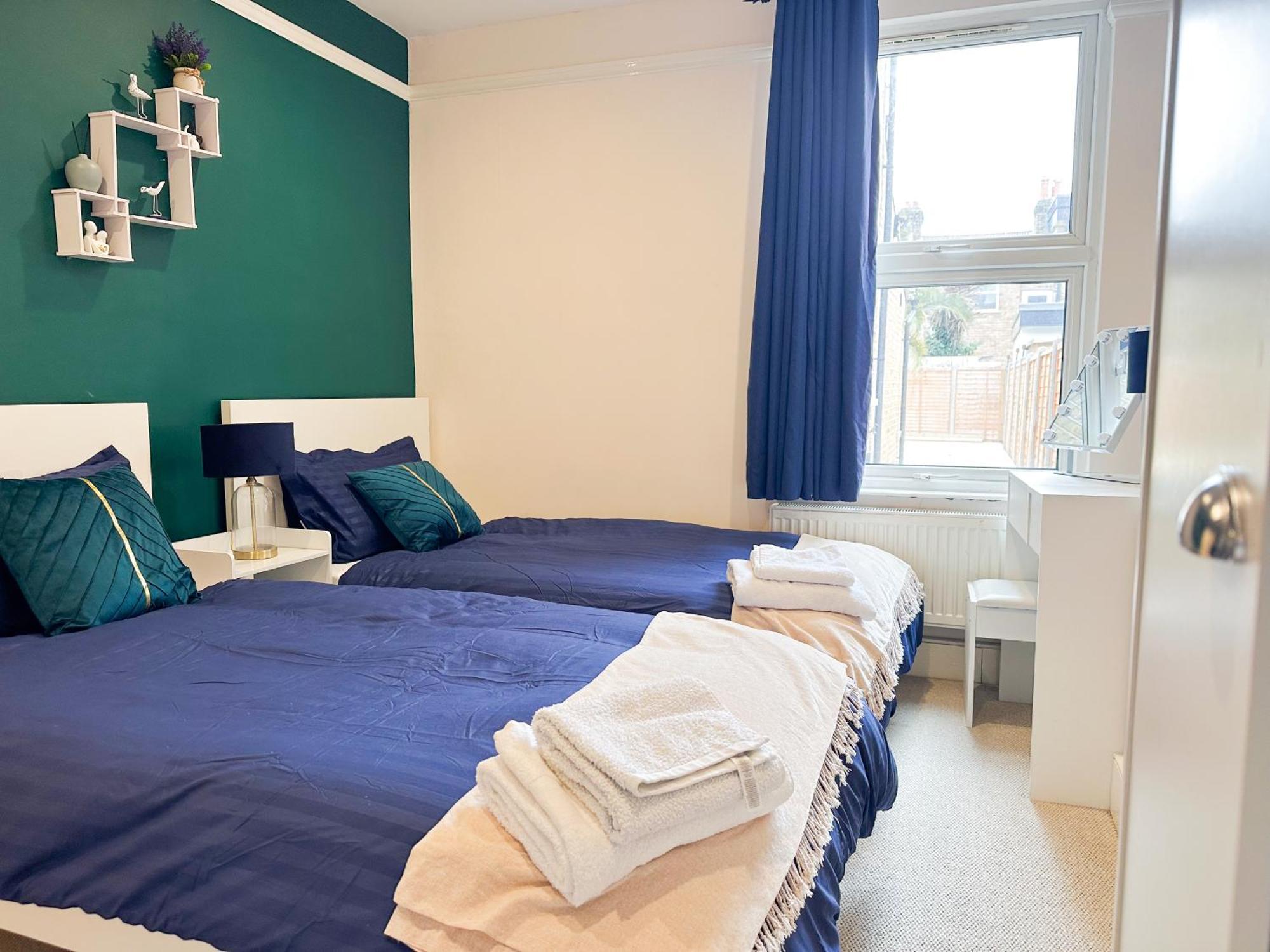 Beautiful 2 Bedroom With Private Garden In Wimbledon - Minutes From Apartment