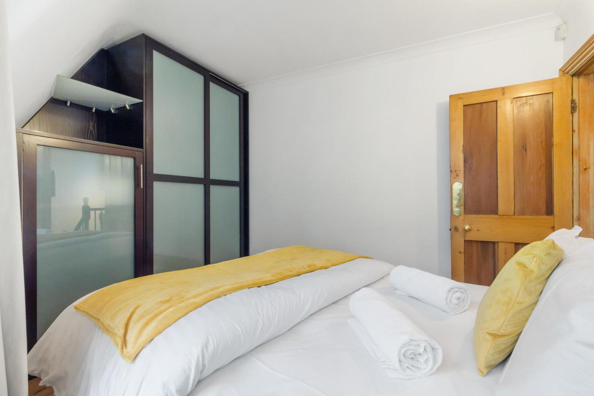Elegant 3-bedroom In The Heart Of Piccadilly Circus No Lift- 4gl Appartamento *