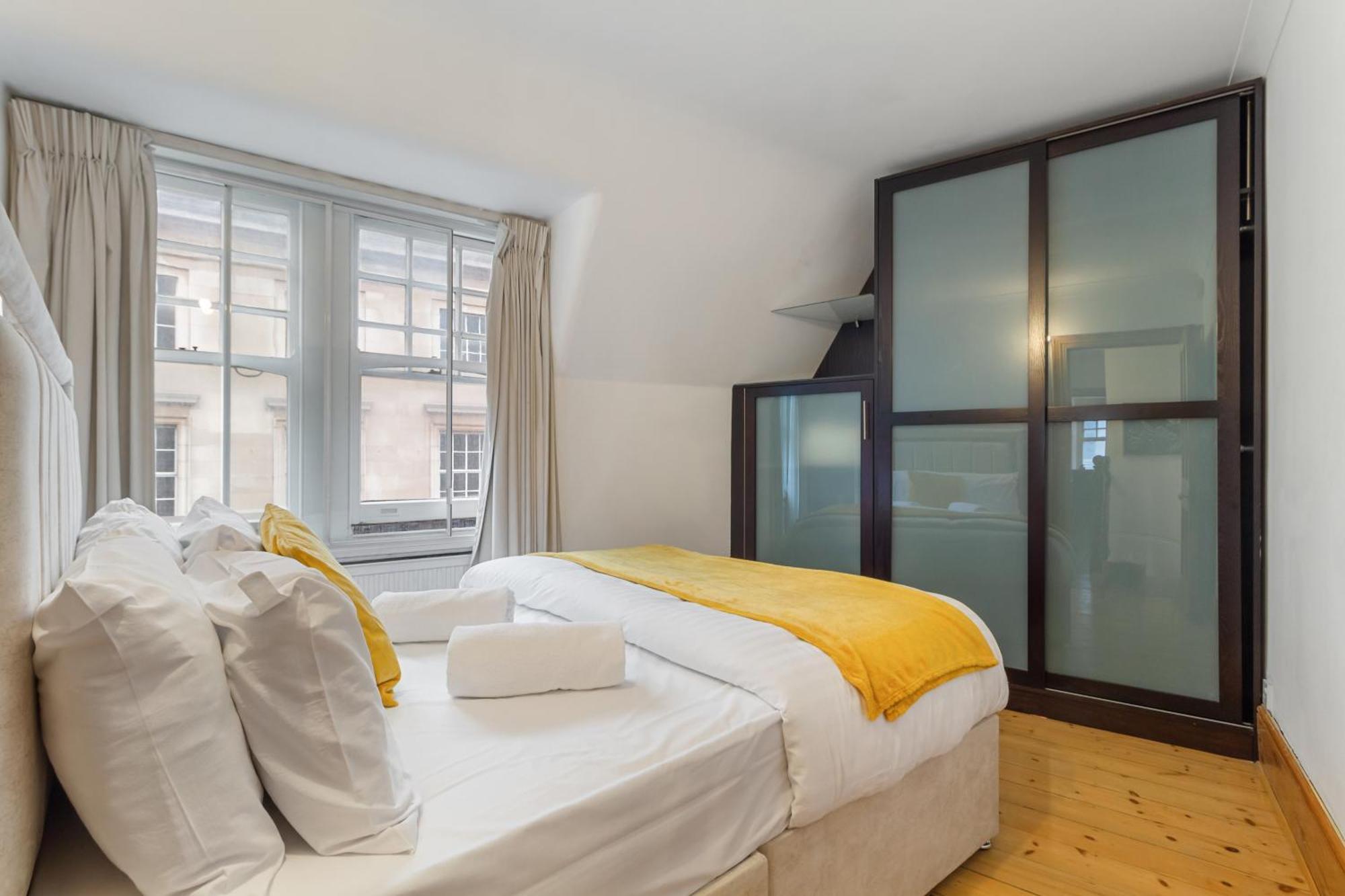 Appartamento Elegant 3-bedroom In The Heart Of Piccadilly Circus No Lift- 4gl Londra