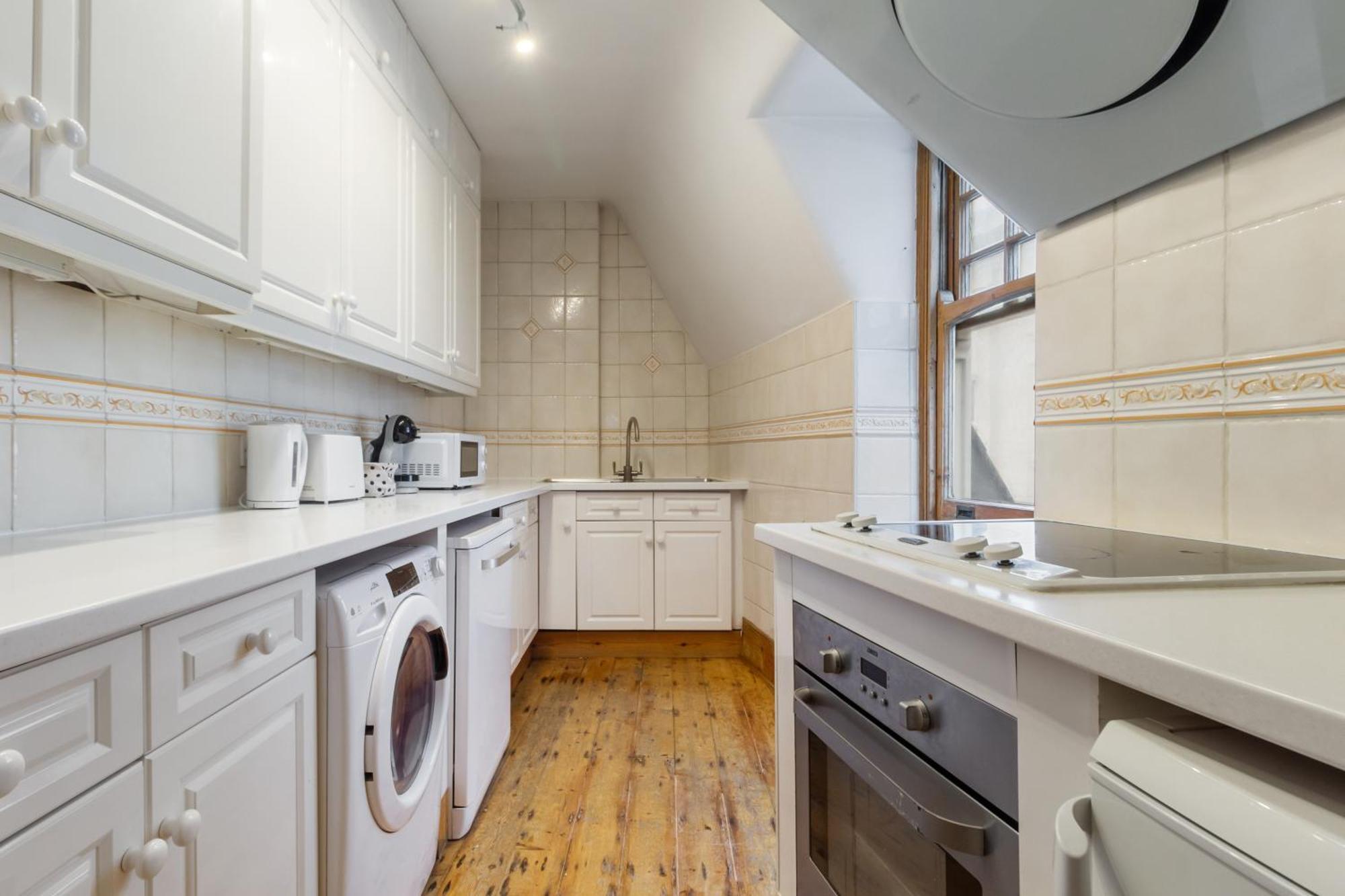 Appartamento Elegant 3-bedroom In The Heart Of Piccadilly Circus No Lift- 4gl Londra