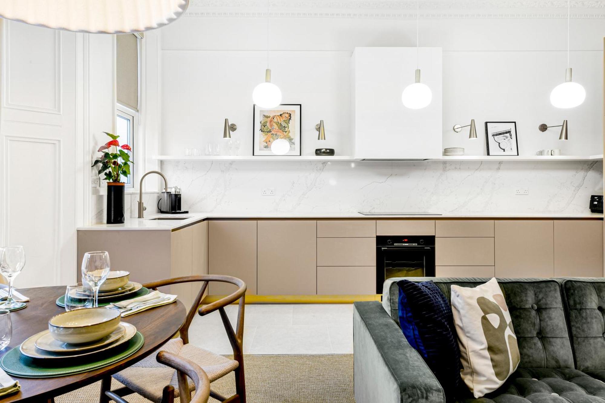 Apartment Elegant 1 Bed Kensington Flat- Sleeps 4 *