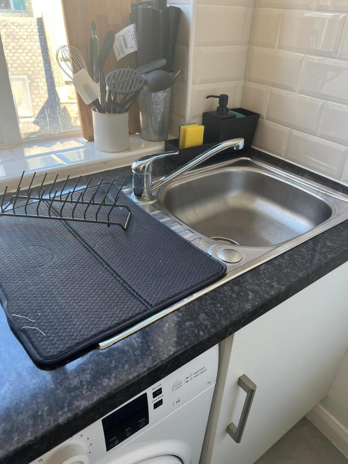 2-bed Flat On The Lively Old Compton St - Soho! London