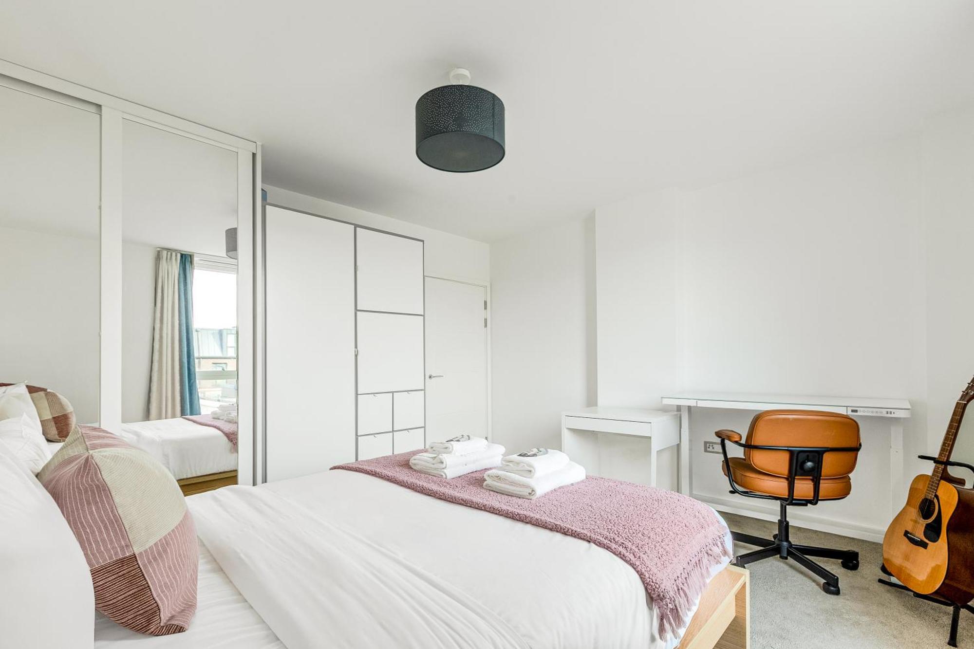 Leilighet Bright 1 Bdr With Terrace & Great Travel Links