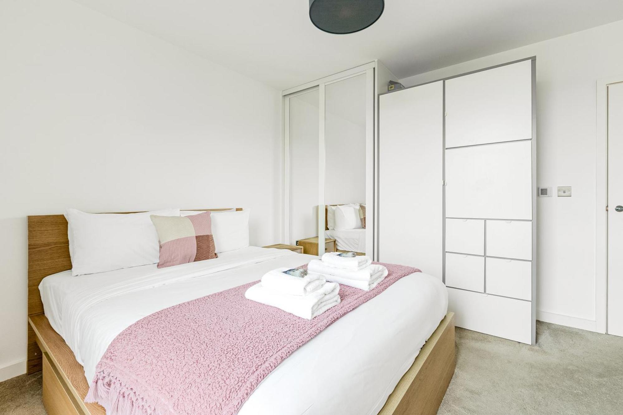 Leilighet Bright 1 Bdr With Terrace & Great Travel Links London