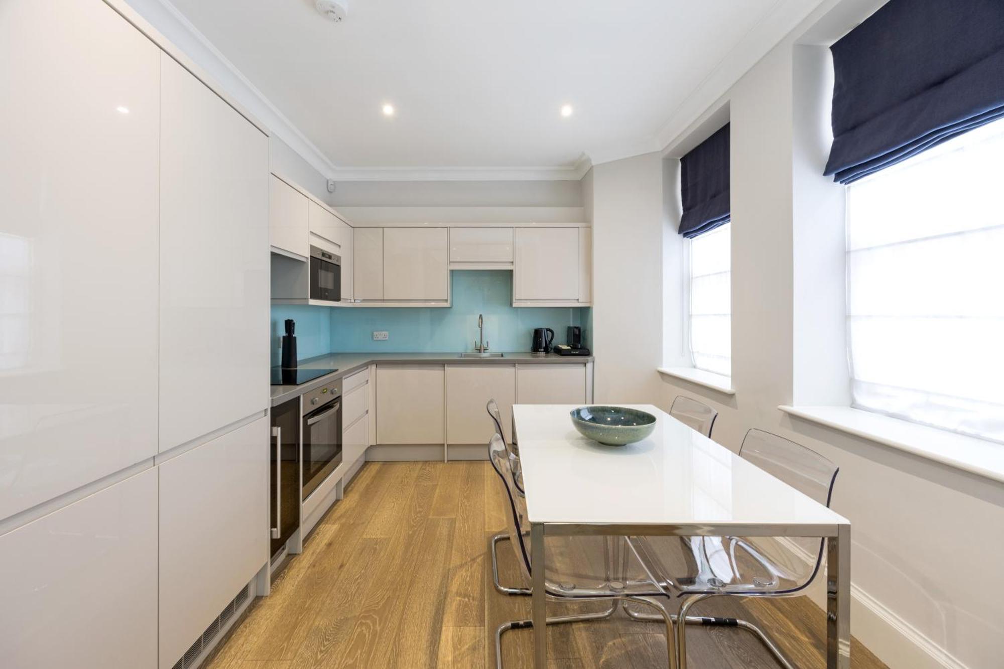 Buckingham & Lloyds Knightsbridge 5* Londen