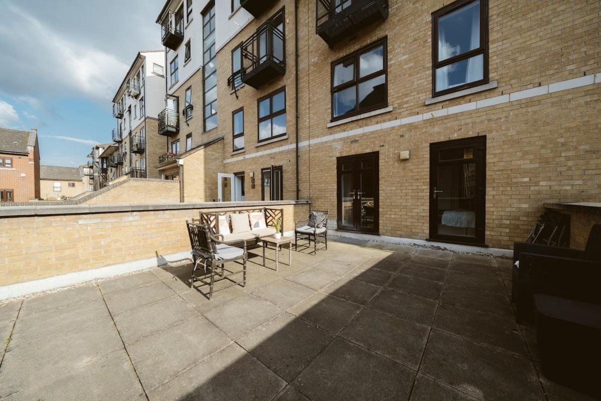 Apartment Cosy 2 Bdr Flat 5 Min To Excel Free Car Parking