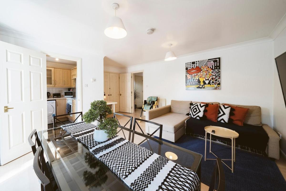 Cosy 2 Bdr Flat 5 Min To Excel Free Car Parking Apartment London