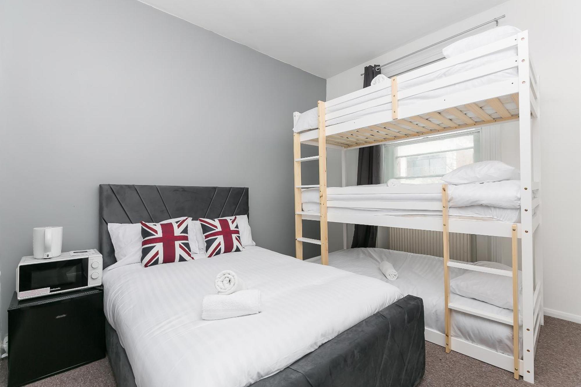 Hostel King Cross Collective - By Aura Londen