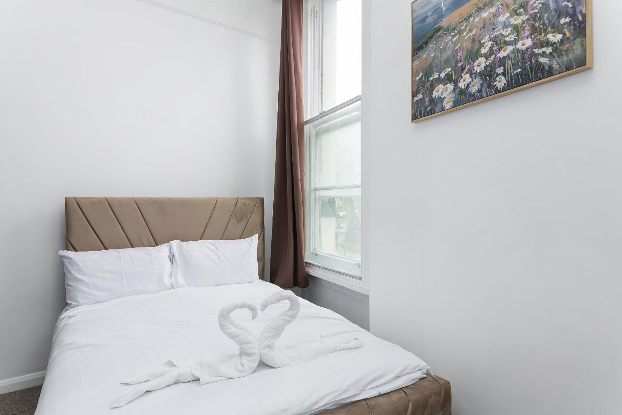 Hostel King Cross Collective - By Aura *