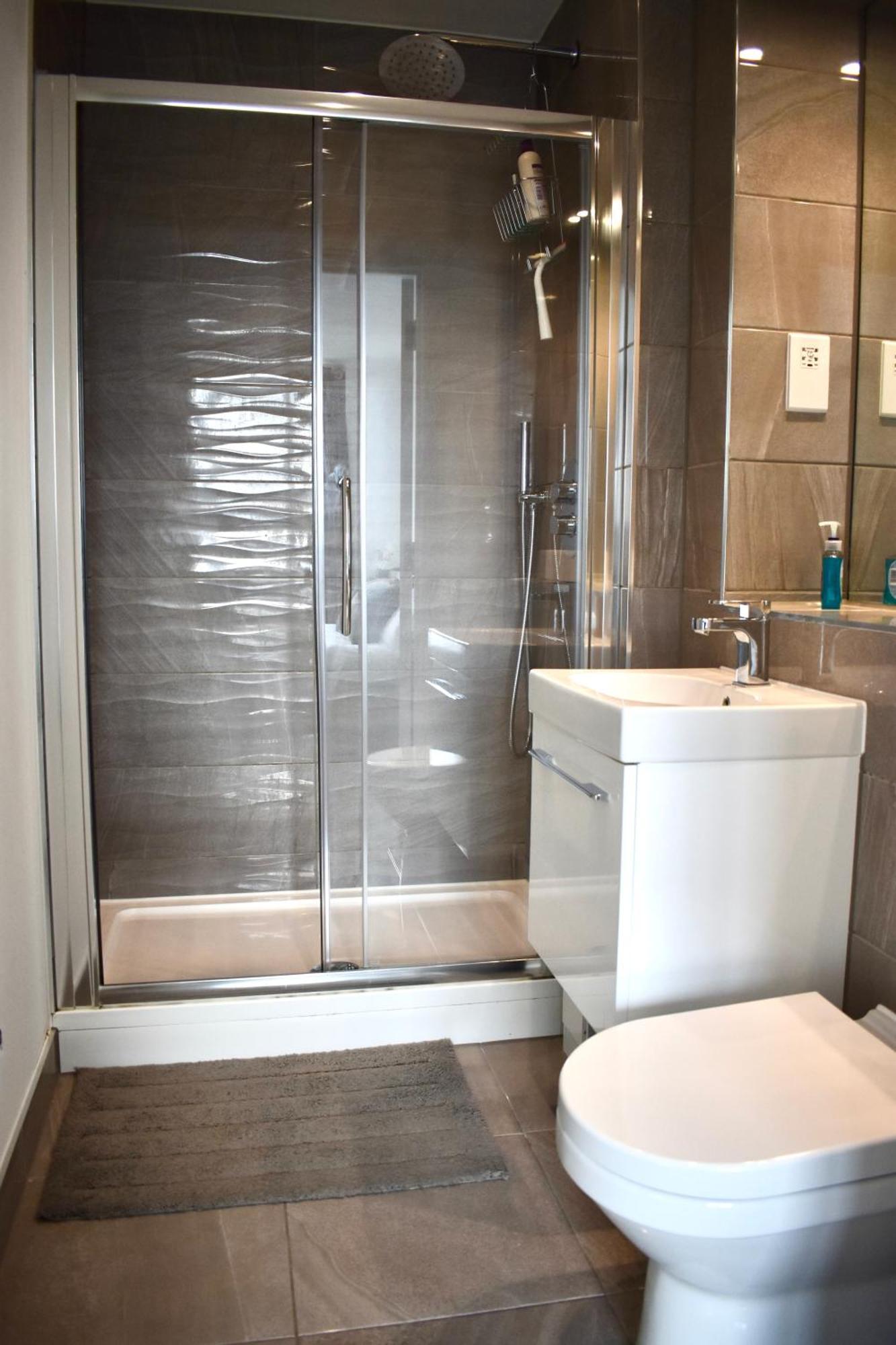 Apartment Balcony High End 2-bed Flat In Camberwell For 6 Long Term