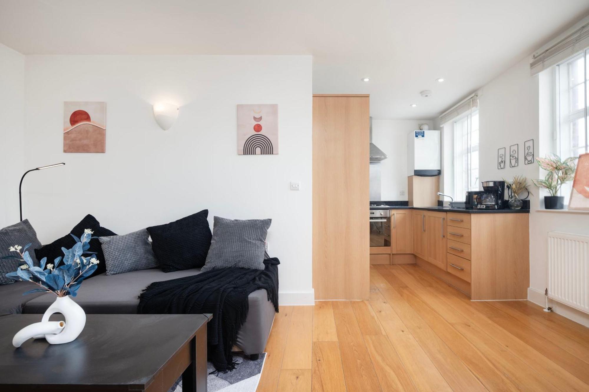 Apartment Family Friendly 2 Bed Apartment In Heart Of Stockwell, Free Wifi 12 Mins To Buckingham Palace & Kings Cross