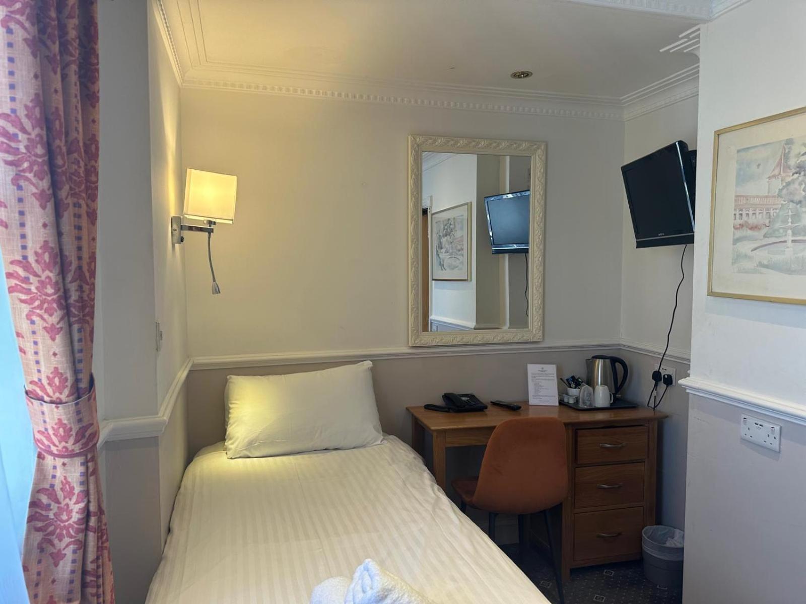 Hyde Park Radnor Bed & Breakfast London