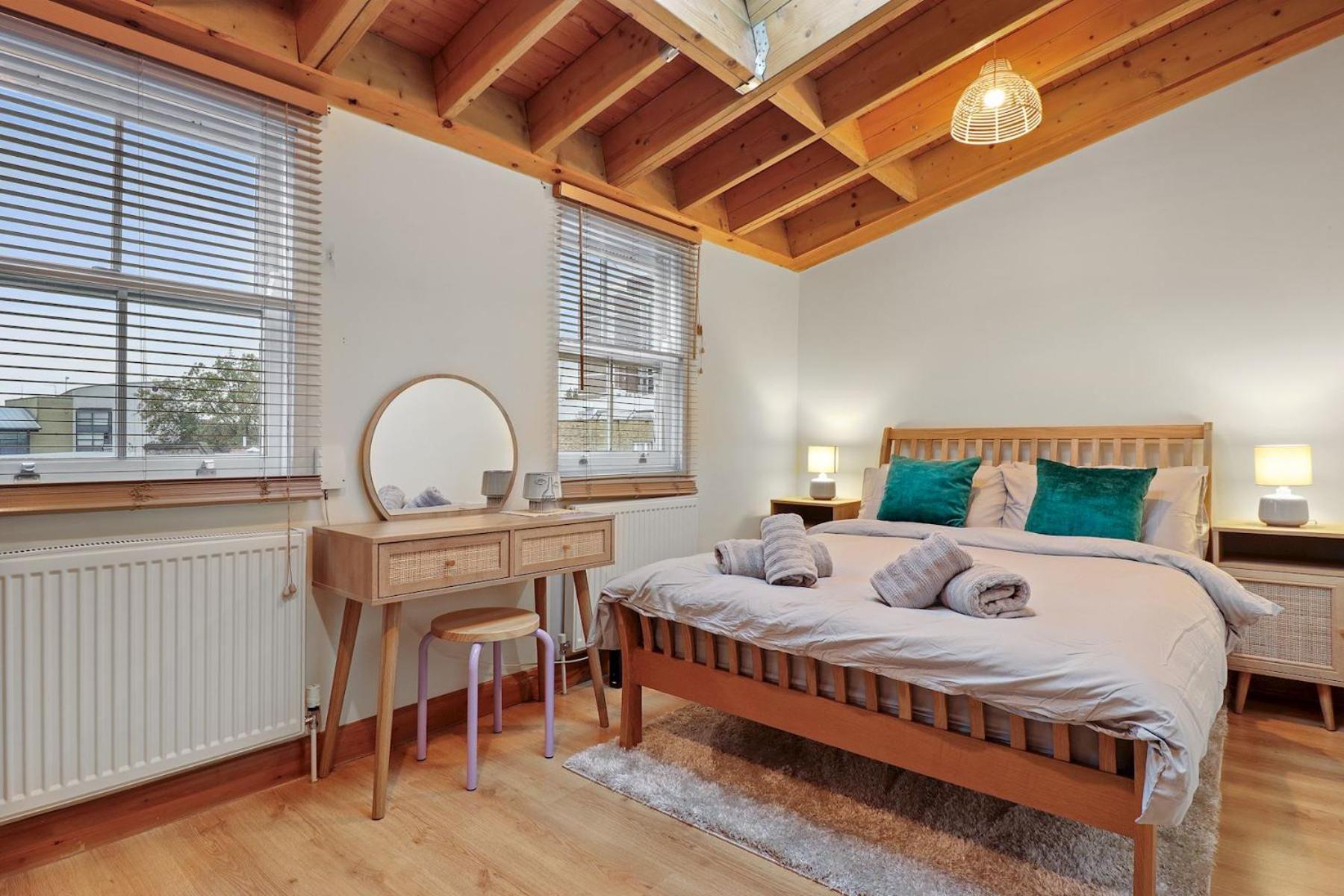 The Hoxton Loft - Floor Shoreditch Apartment *