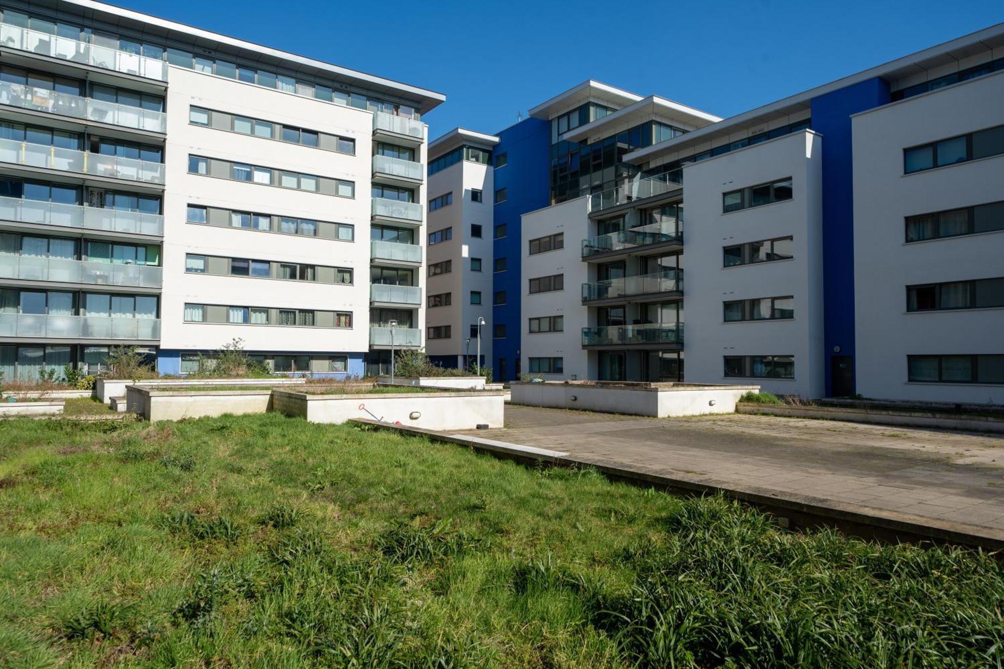 Chic Lakeside W Free Parking Near Excel Leilighet *