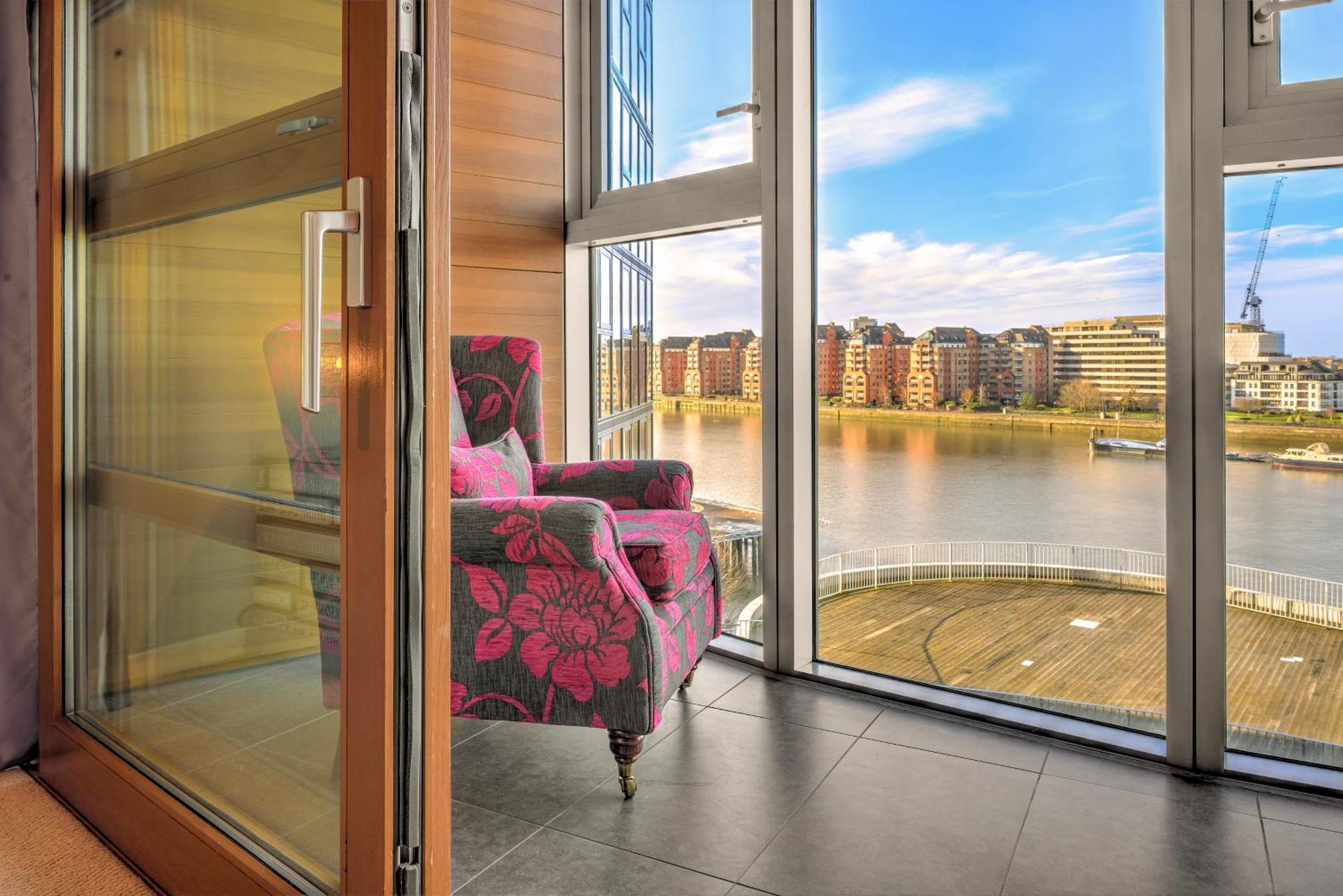 Cozy 1-bed Flat With Gym Access & Charming Vibe Apartment London