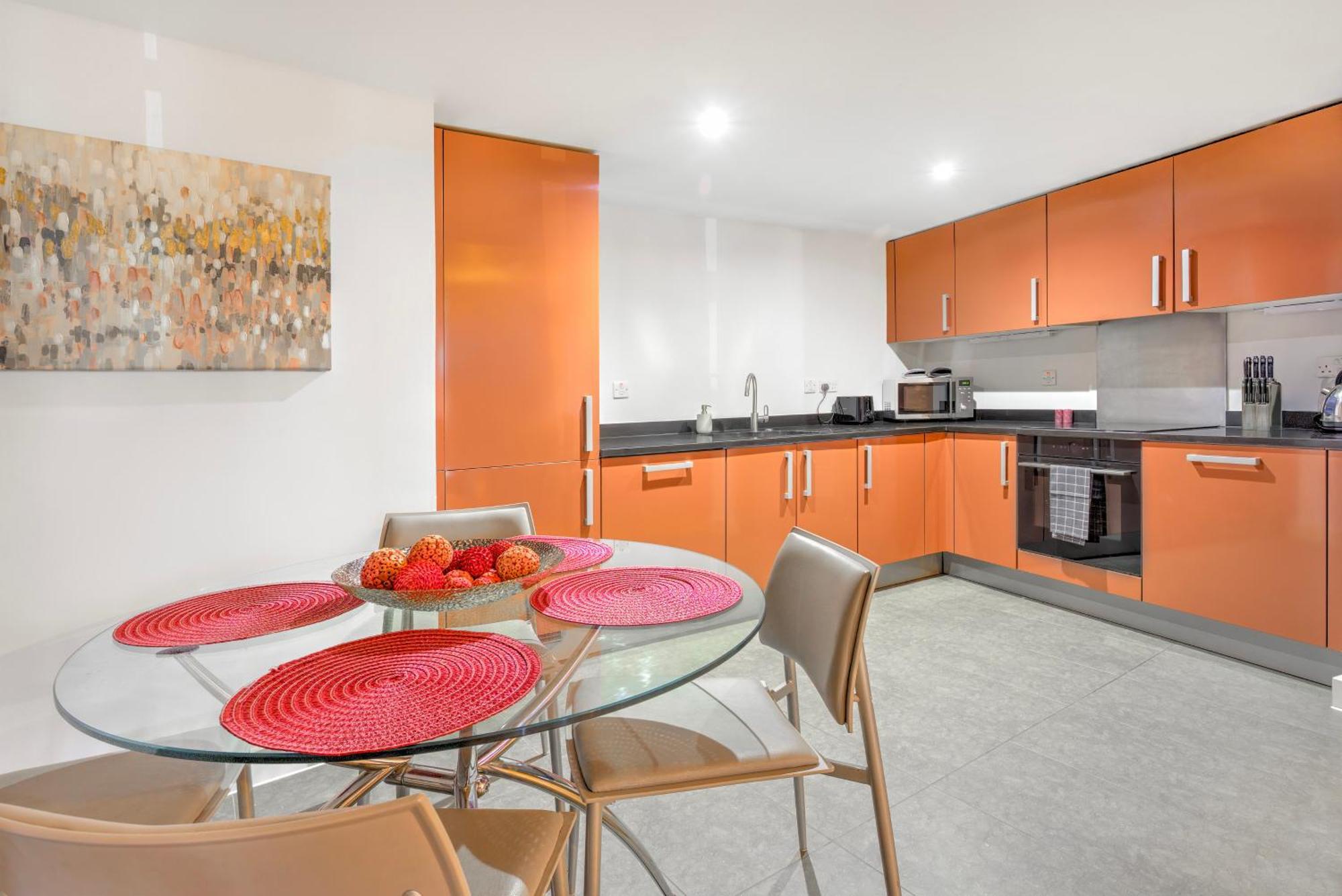 Cozy 1-bed Flat With Gym Access & Charming Vibe Apartment London