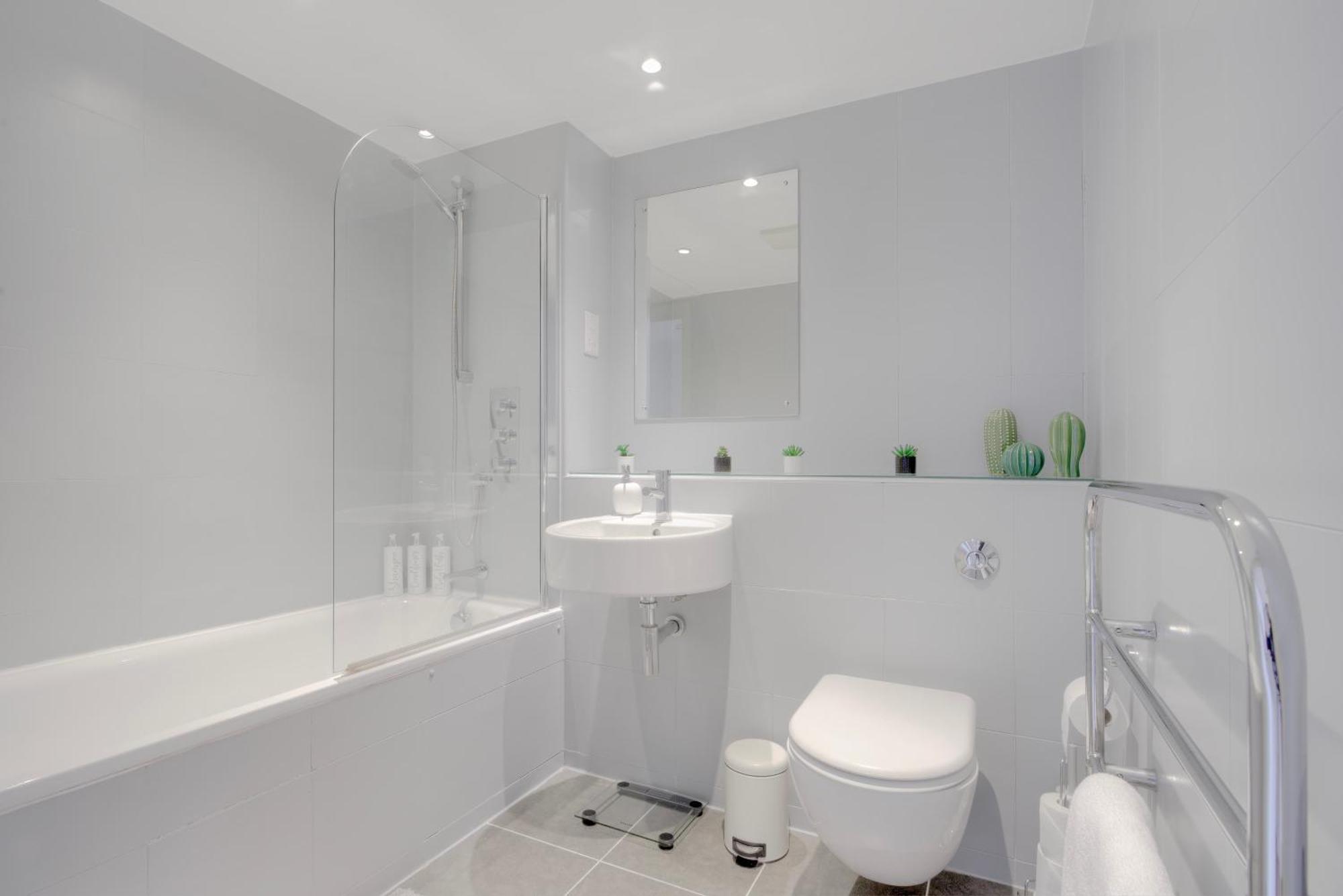 Cozy 1-bed Flat With Gym Access & Charming Vibe London