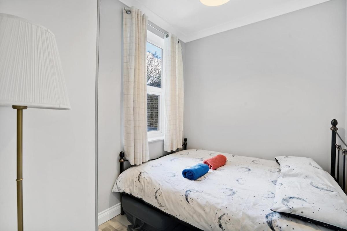 7 Bedroom, 3 Bathrooms, Garden, 20 Mins To Centre Appartement *