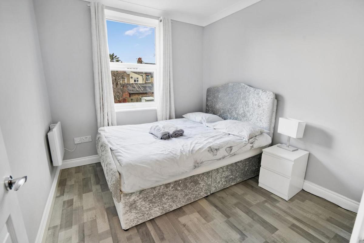 7 Bedroom, 3 Bathrooms, Garden, 20 Mins To Centre Appartement *