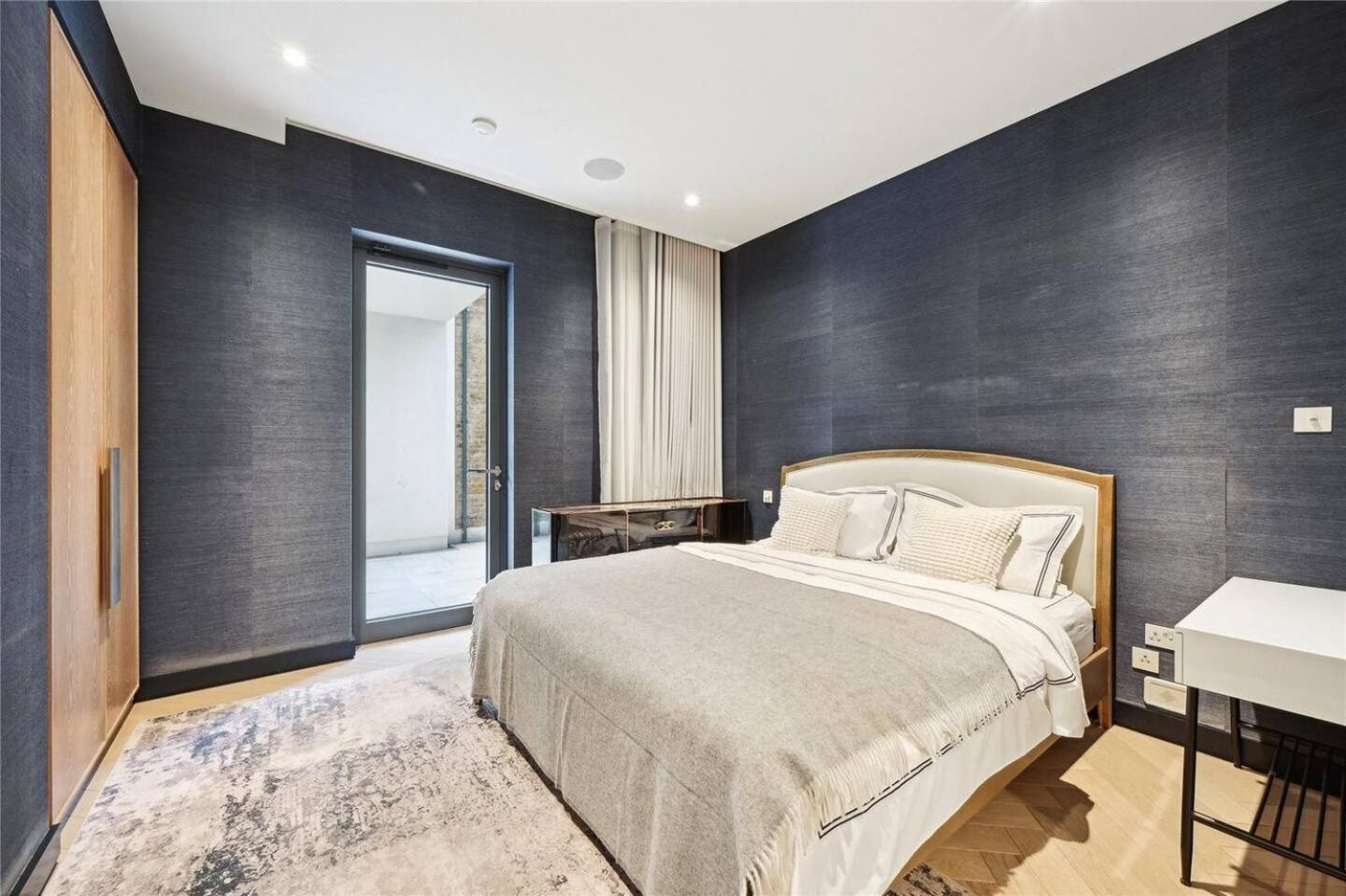 Rum i privatbostad Holland Park 3 Bedroom Apartment