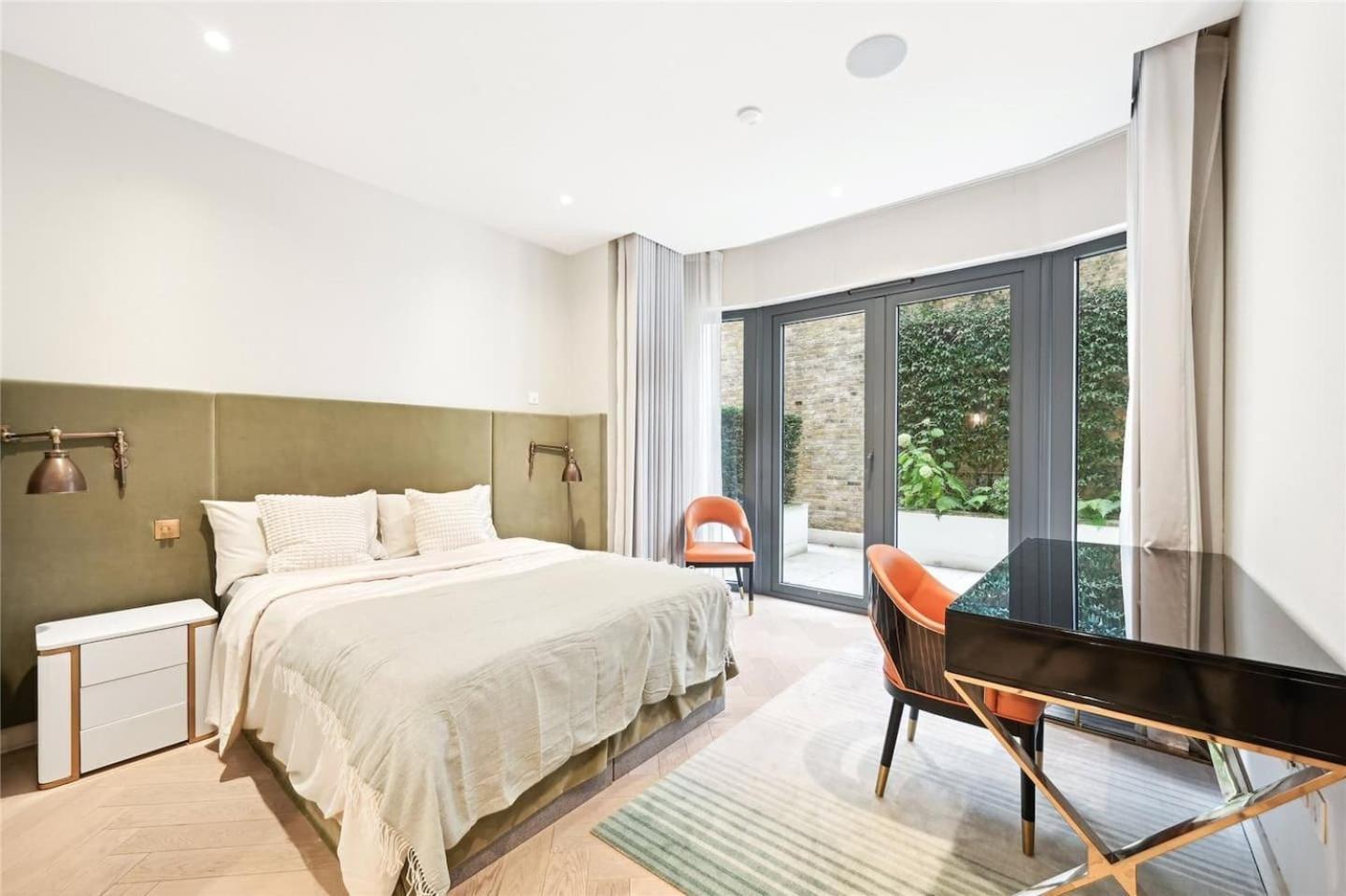 Holland Park 3 Bedroom Apartment Rum i privatbostad London