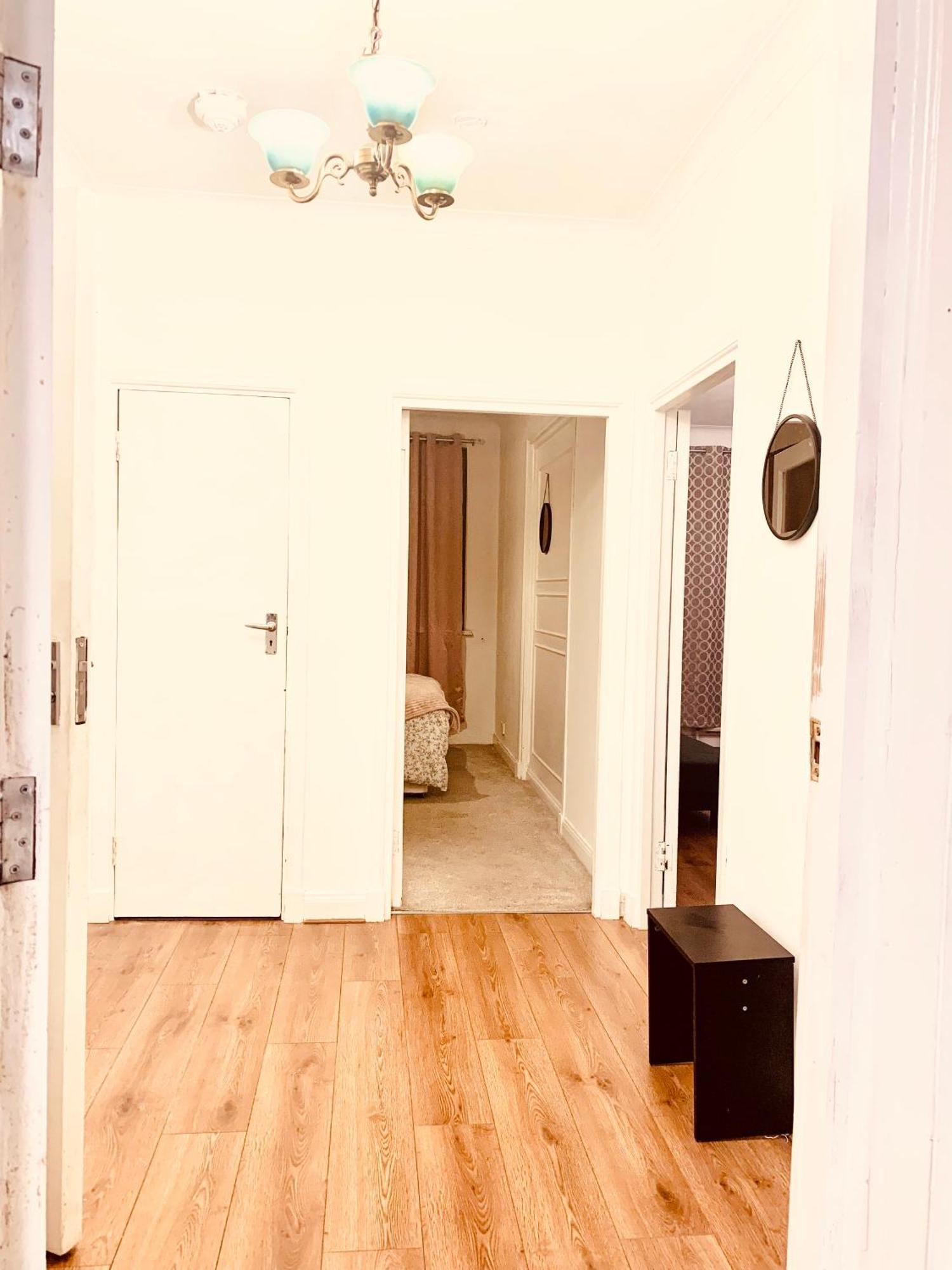 Lägenhet Cosy 2 Bedroom In Swiss Cottage. *