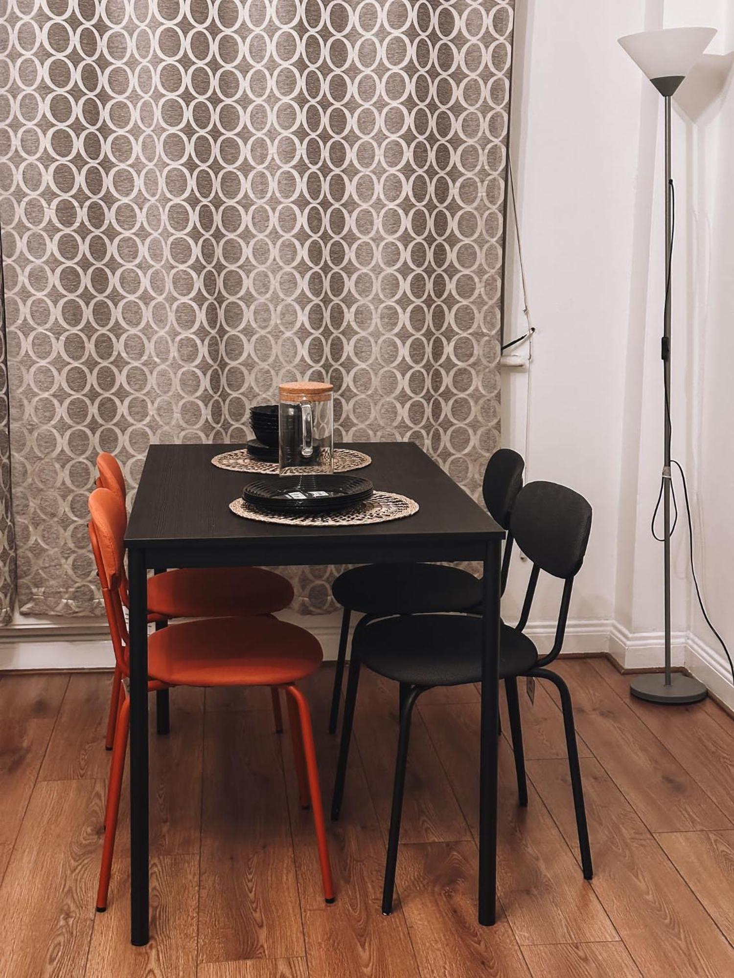 Cosy 2 Bedroom In Swiss Cottage. Lägenhet *