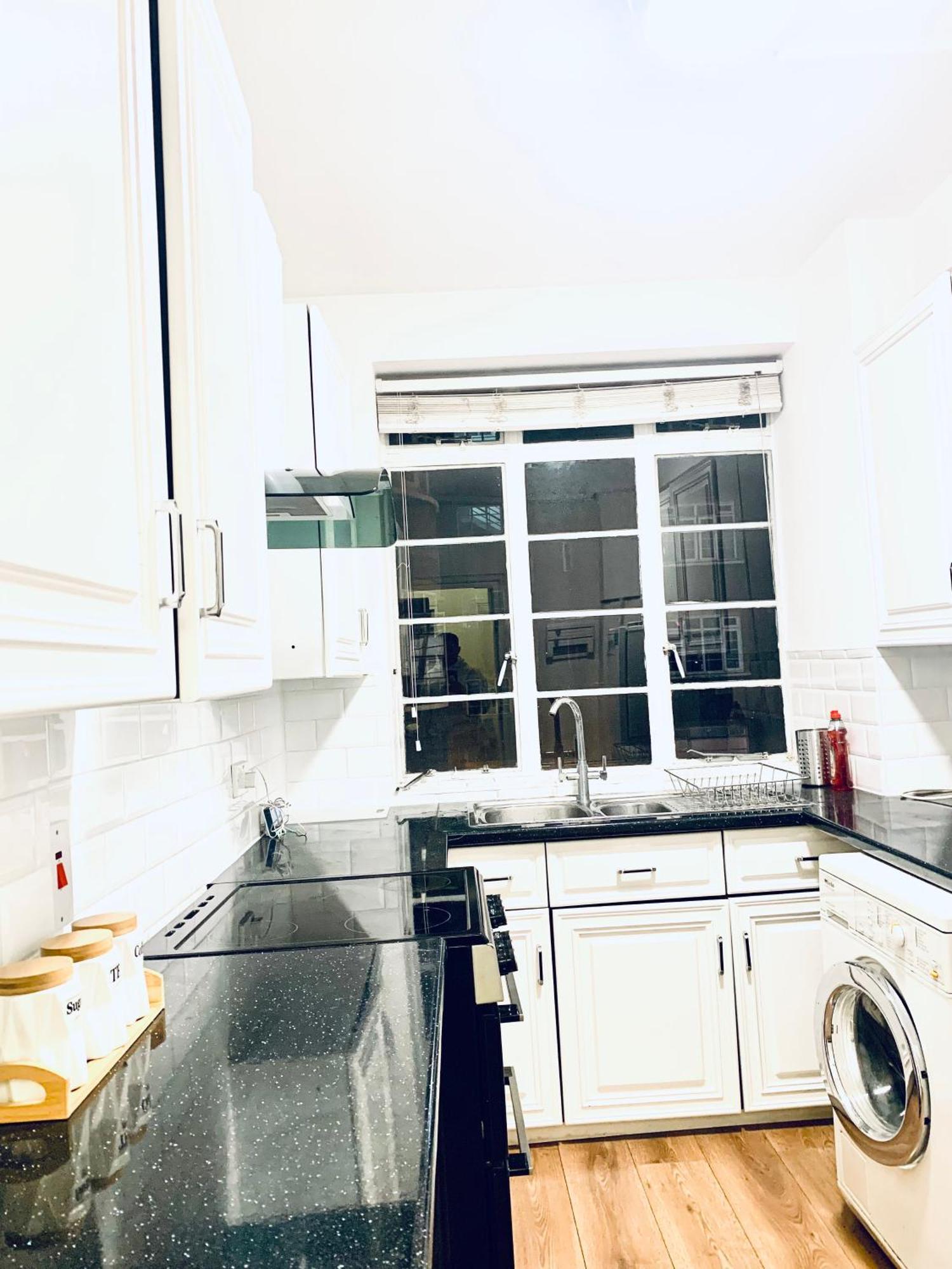 Lägenhet Cosy 2 Bedroom In Swiss Cottage. London