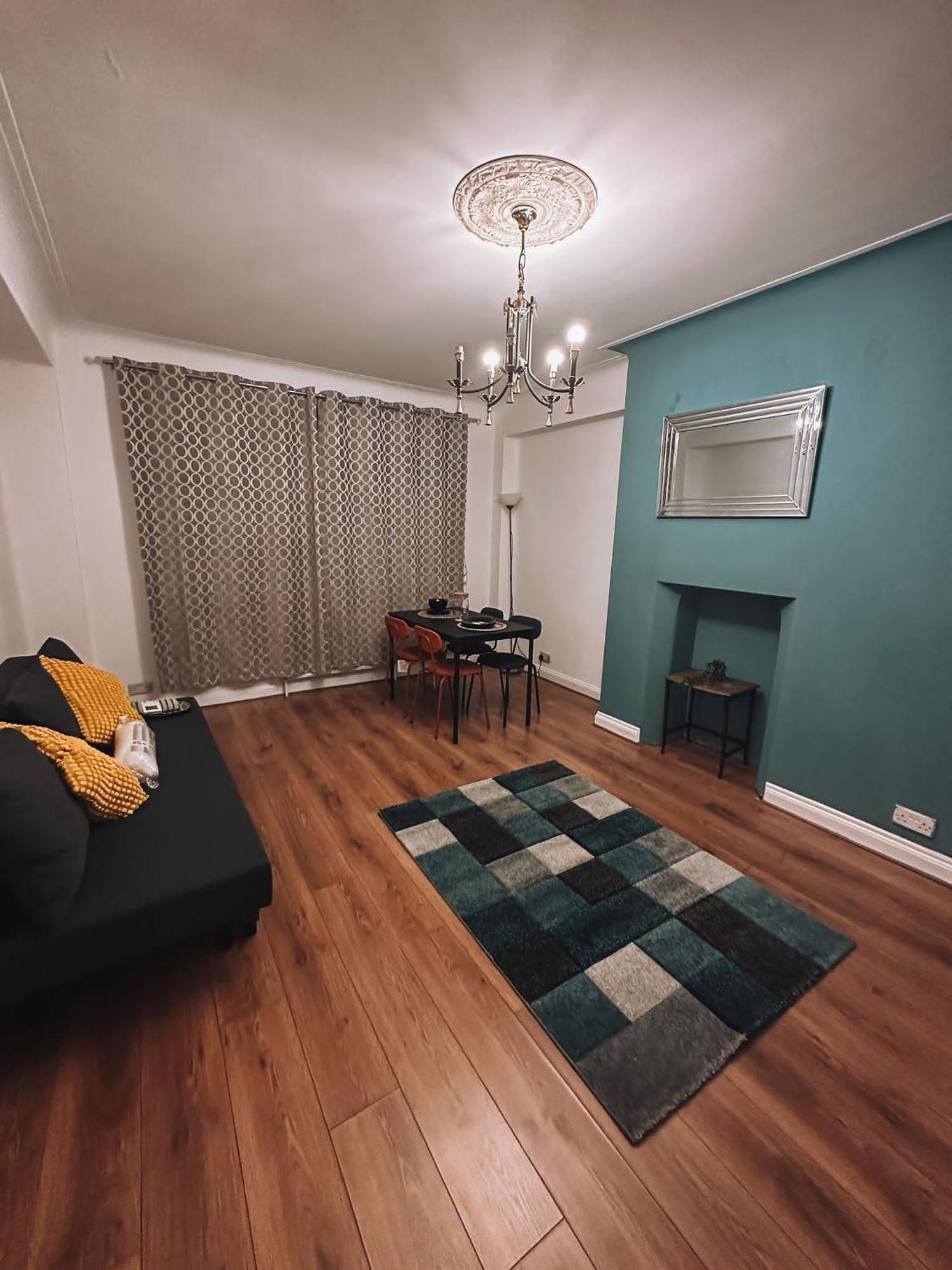 Lägenhet Cosy 2 Bedroom In Swiss Cottage. *