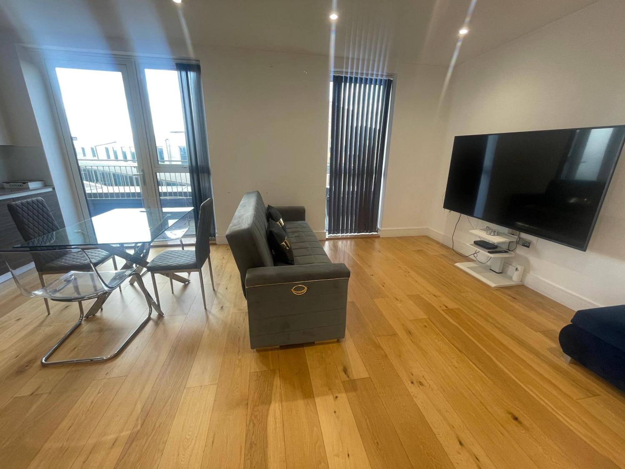 Luxury Floor Penthouse Near Heathrow Lägenhet *