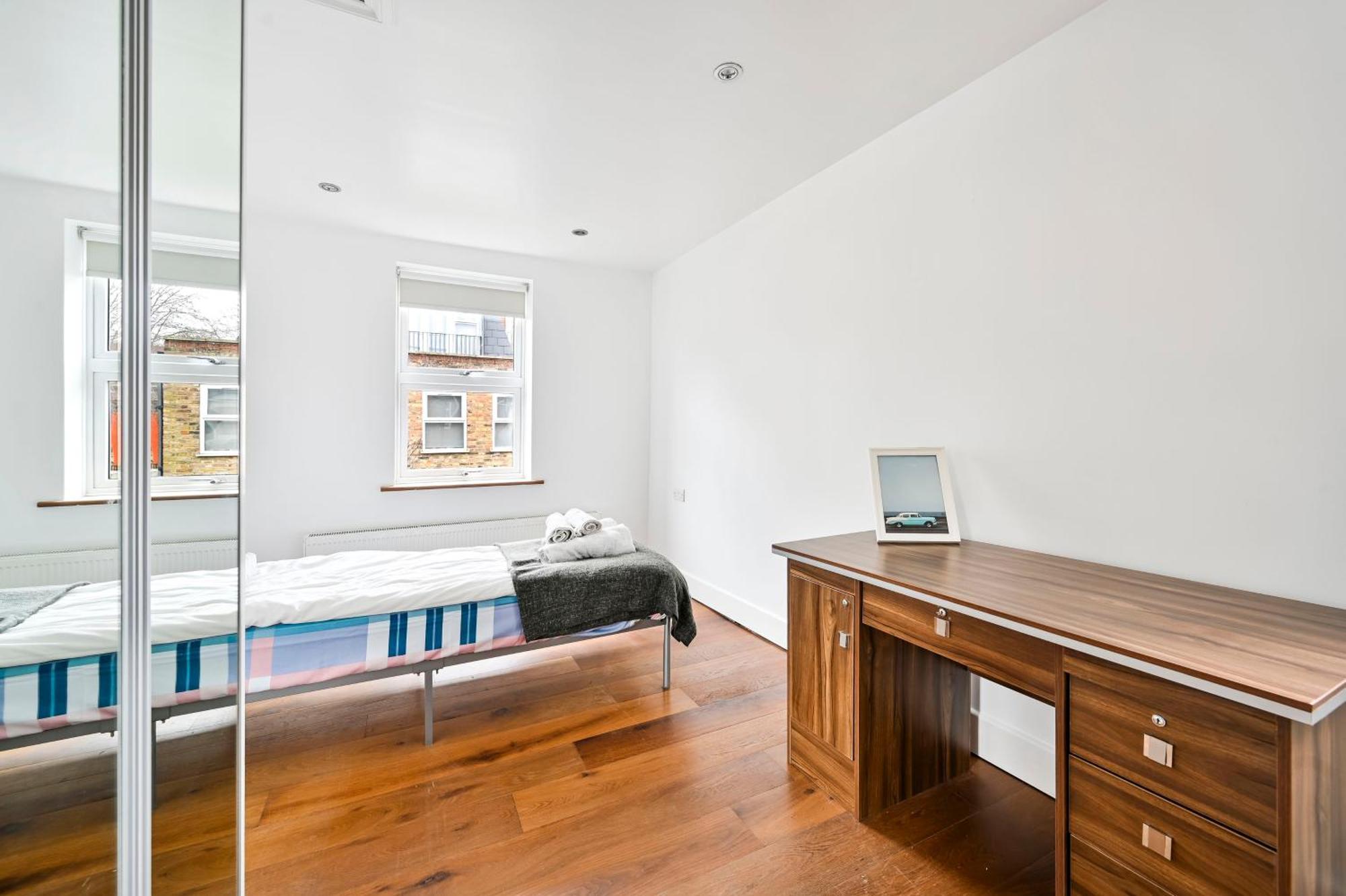 Lovely 4 Bedrooms Entire House In Hammersmith Londra