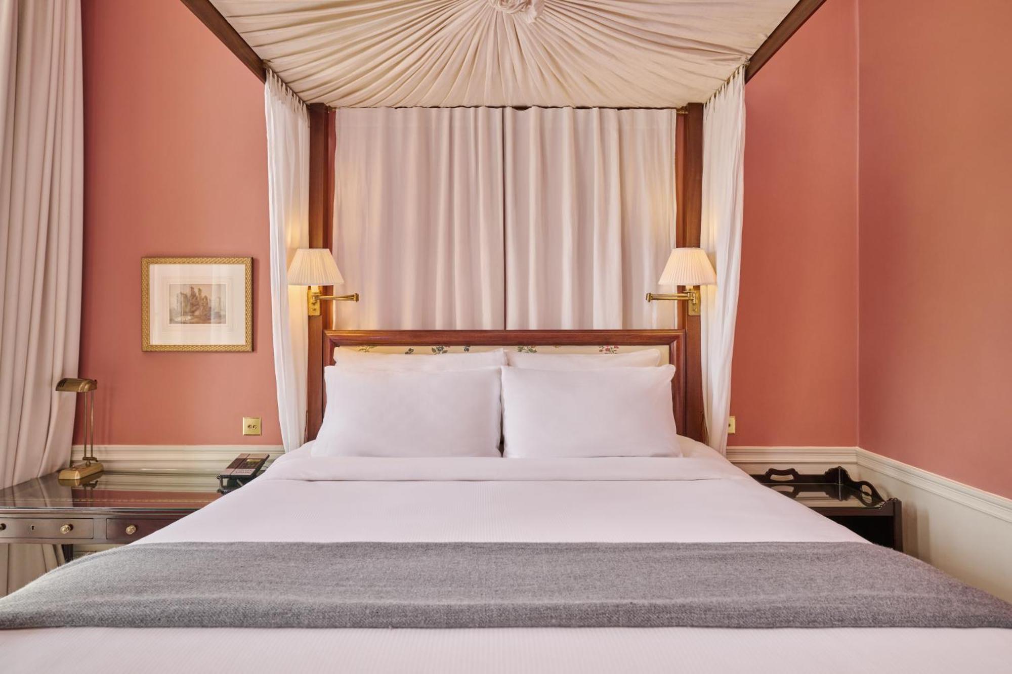 Hotel Roseate House