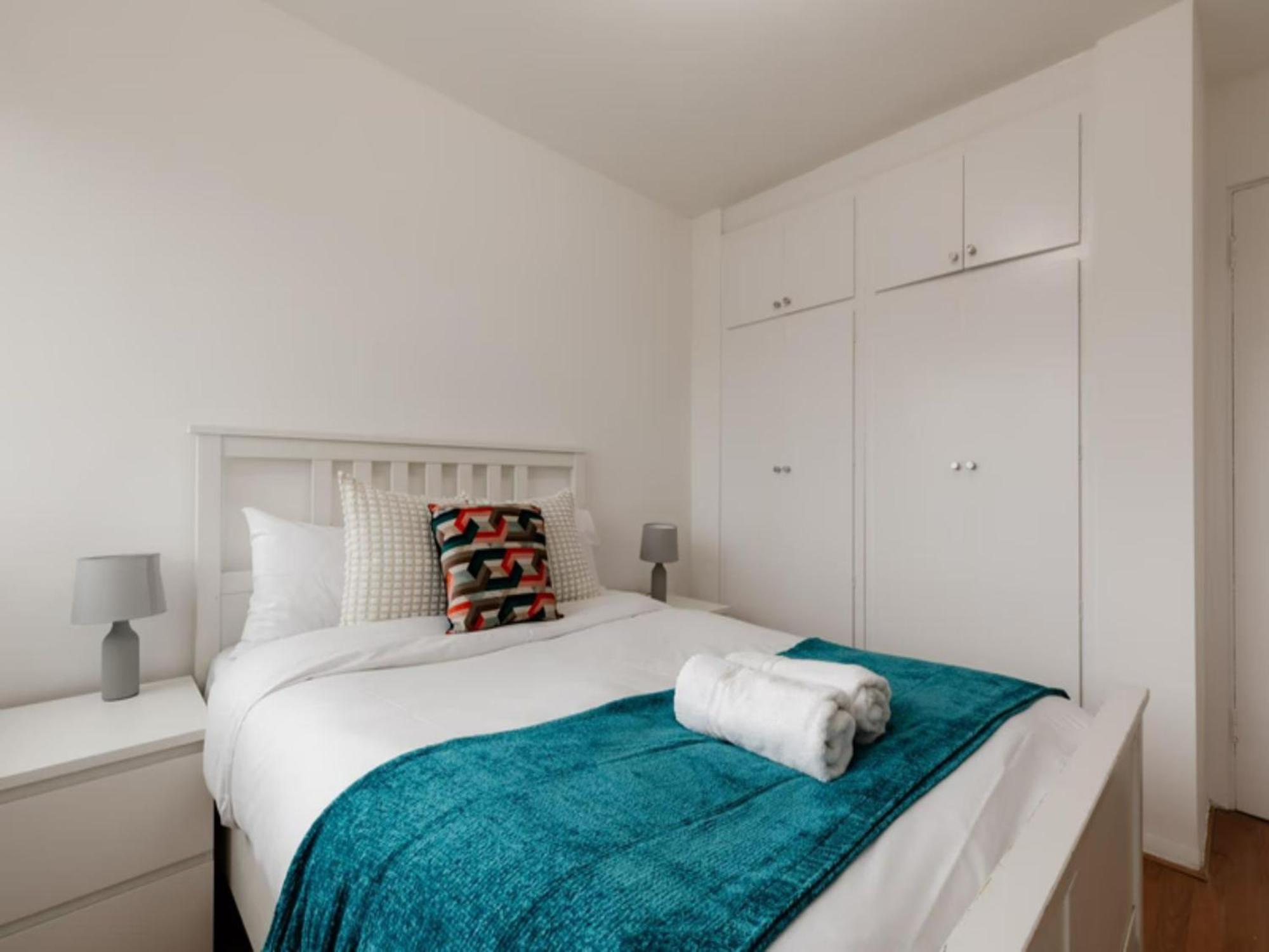 Luxurious Entire In Paddington Apartment