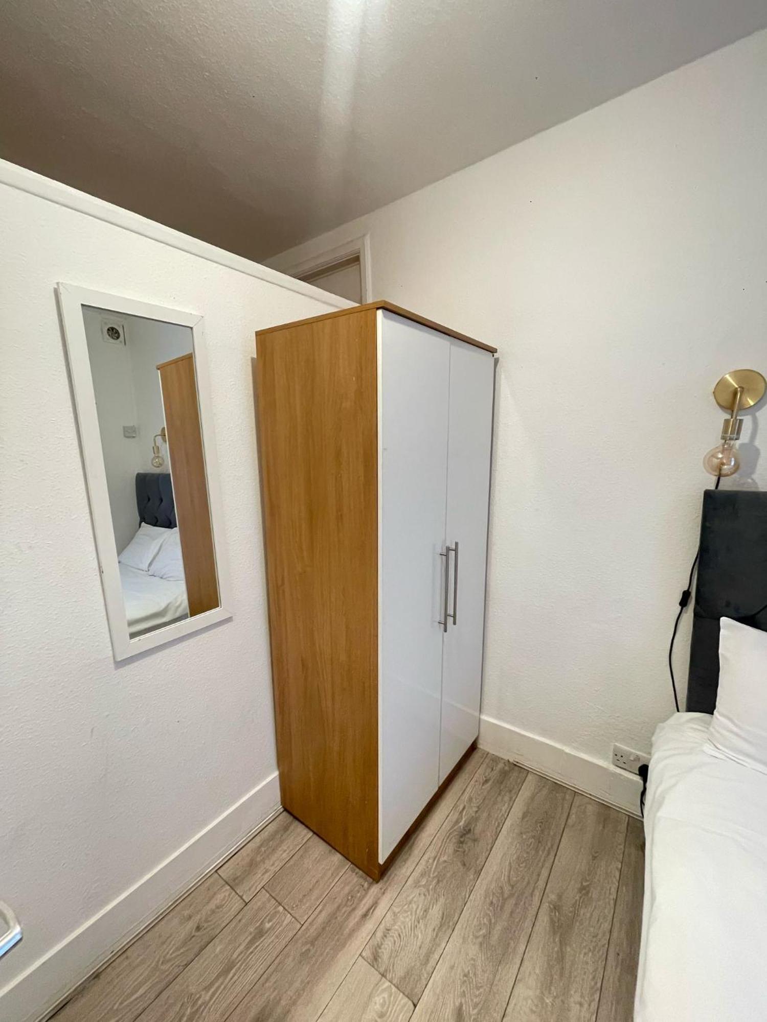 Lejlighed 2 Bedroom Flat Ground Floor London