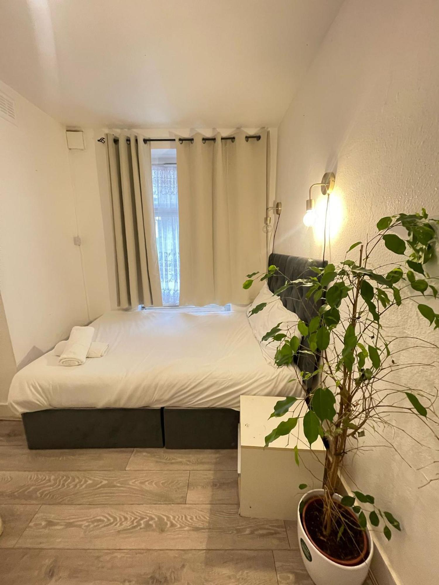 Lejlighed 2 Bedroom Flat Ground Floor *