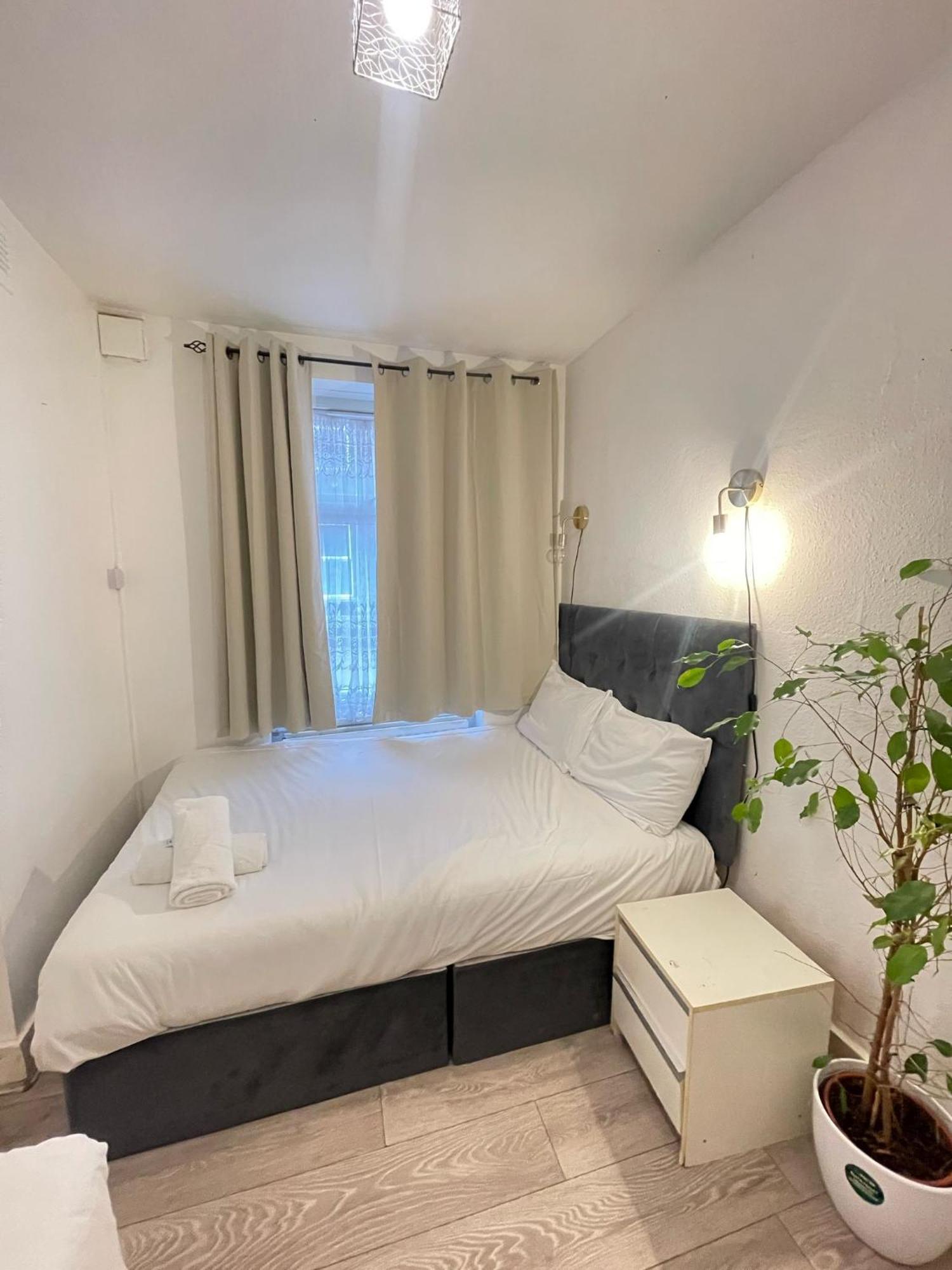 2 Bedroom Flat Ground Floor Lejlighed
