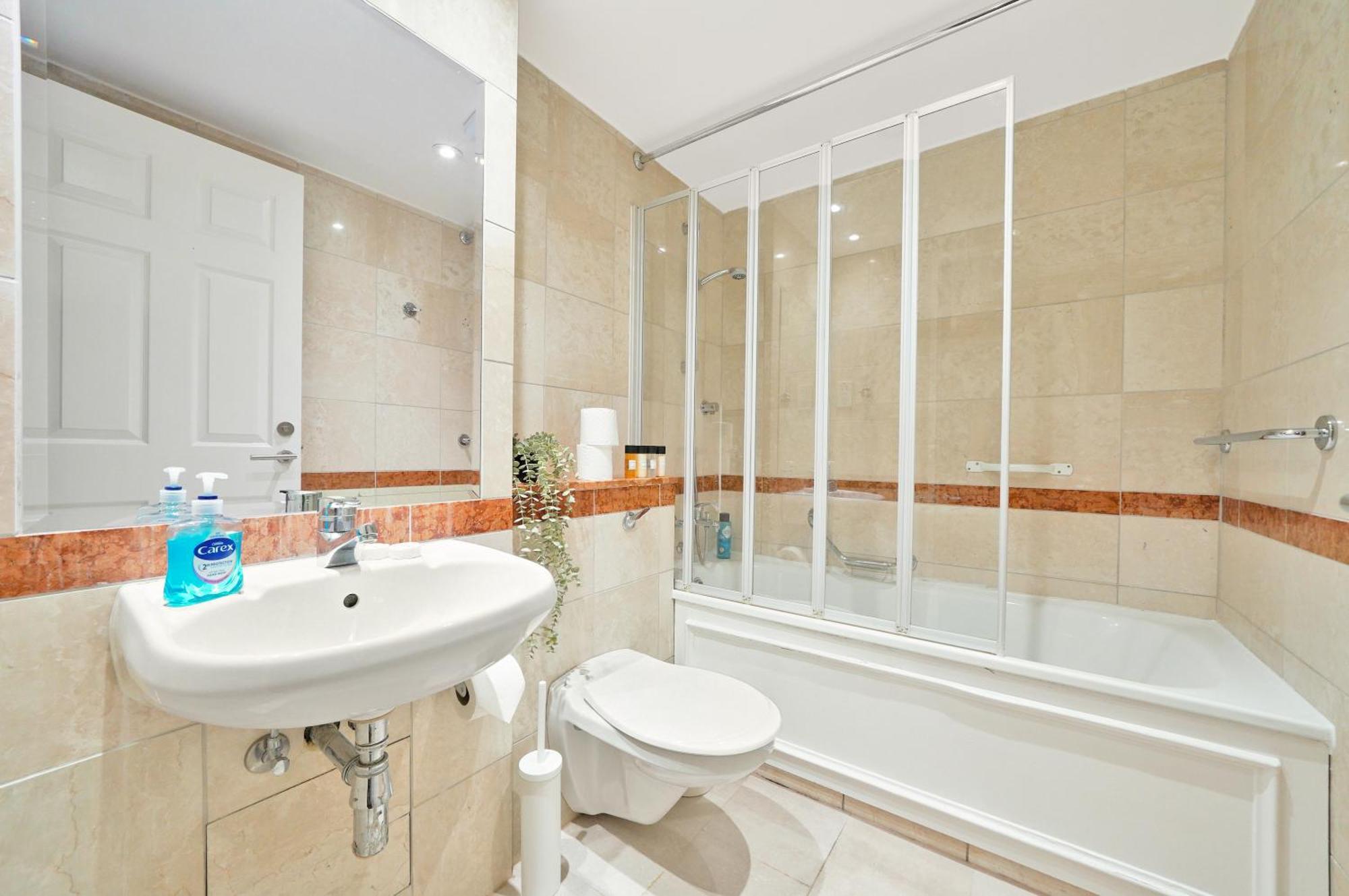 Appartement Luxury 3-bed With Private Garden En-suites & Underground Parking Prime Nw6 Location Londen