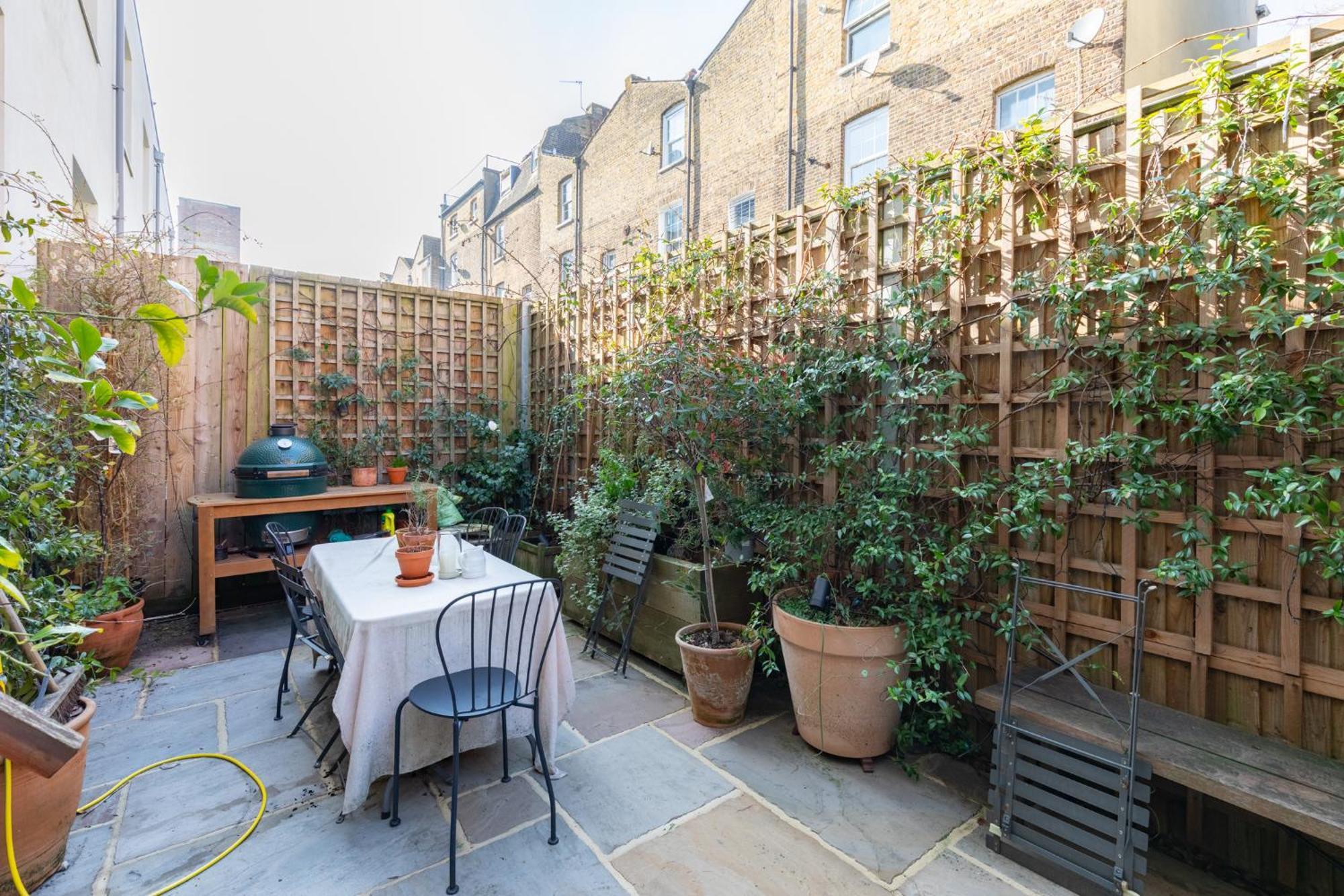 Impeccably Curated 2bd South East Ferienhaus London