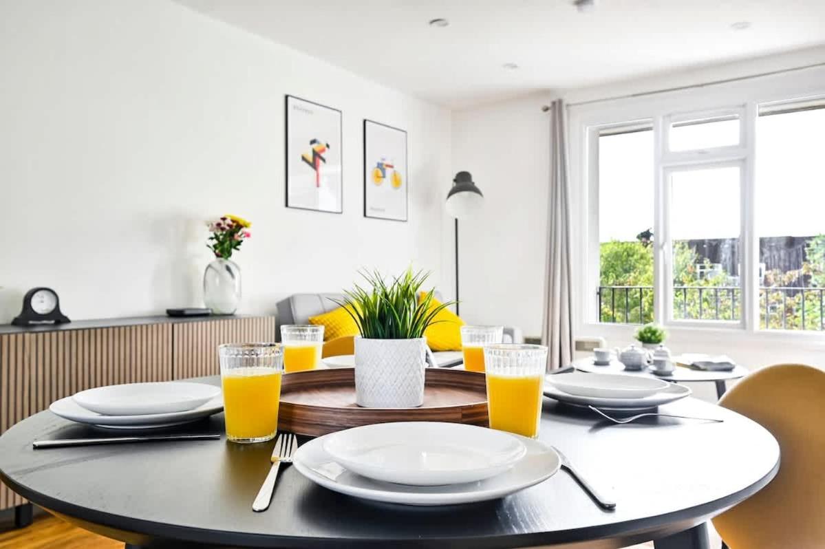 Spacious 2 Bed Duplex - Zone 1 - Workspace * London