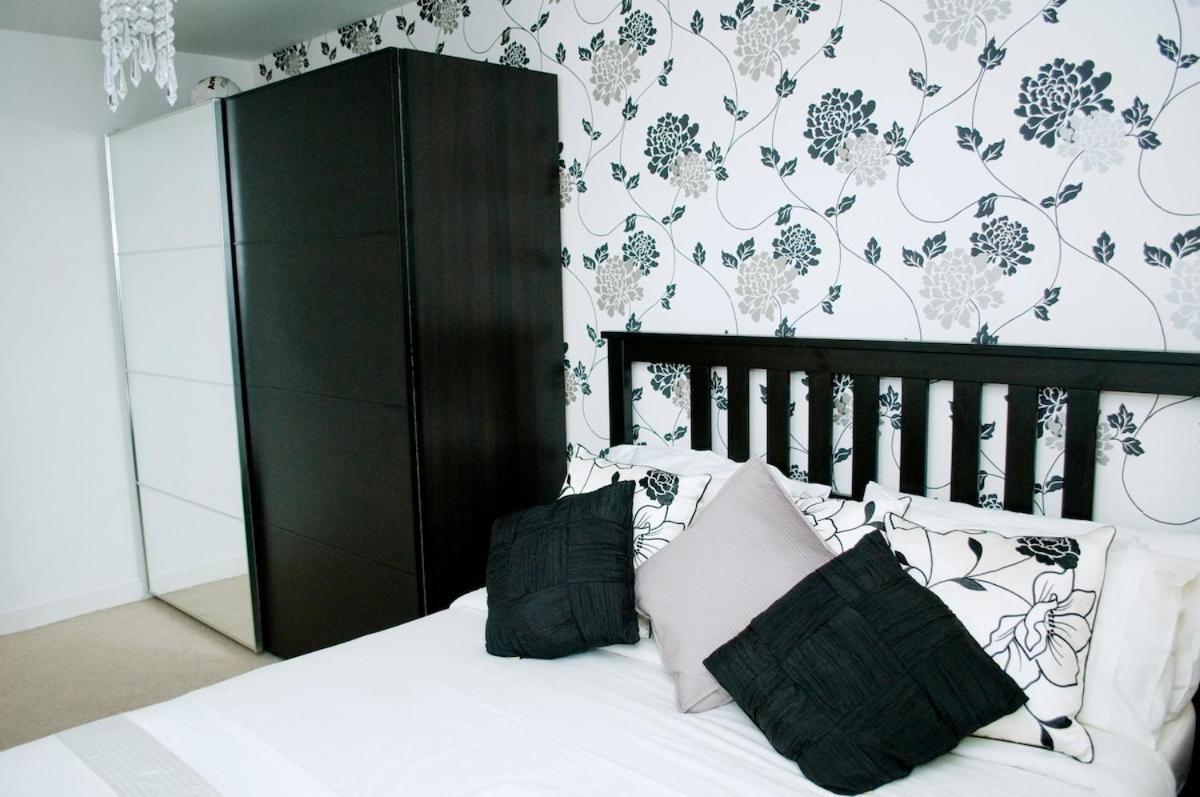 Great Location, Direct Links To Bridge! Appartement