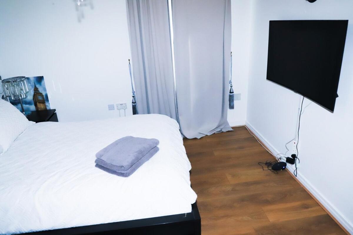 Appartement Great Location, Direct Links To Bridge! *