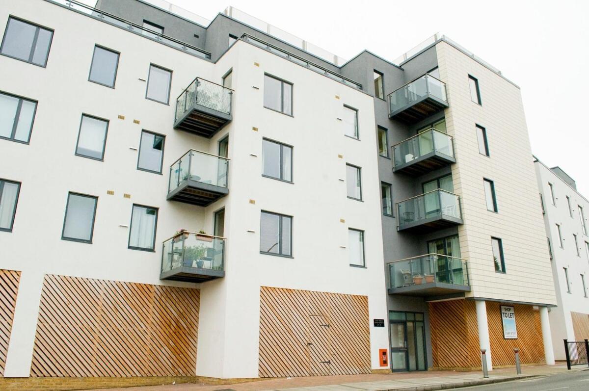 Great Location, Direct Links To Bridge! * Londen