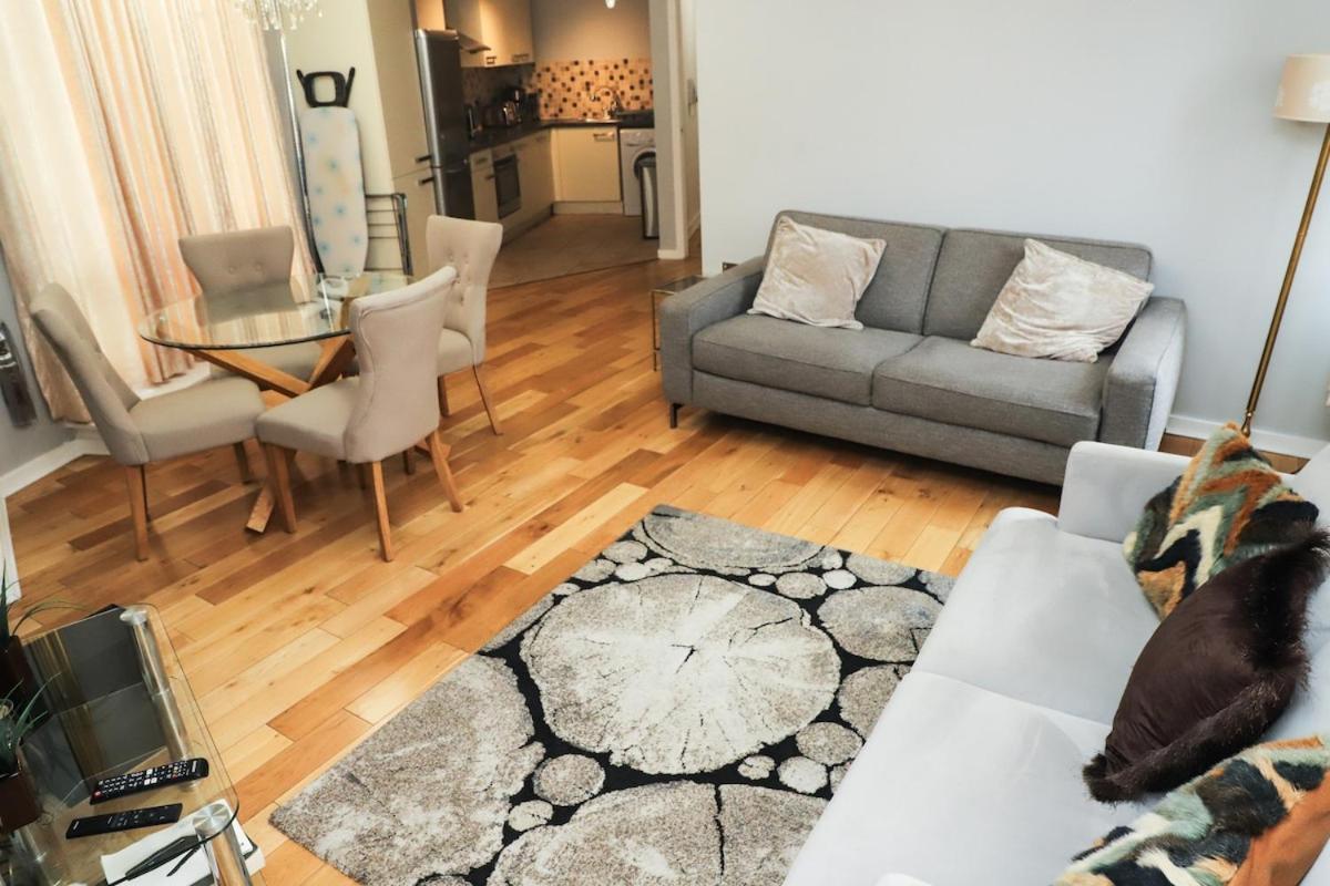 Appartement Great Location, Direct Links To Bridge!
