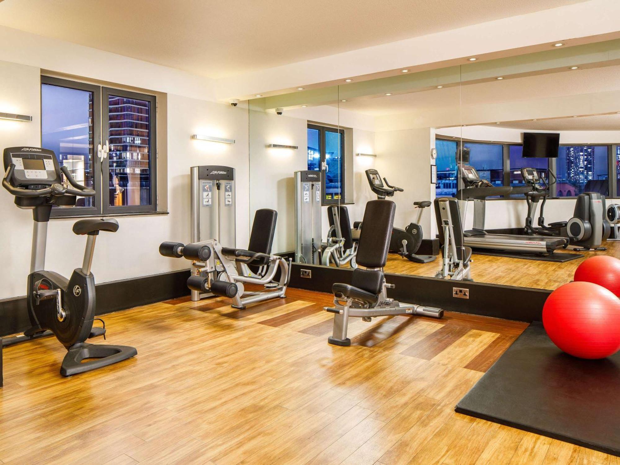 Novotel Bridge Hotel 4*
