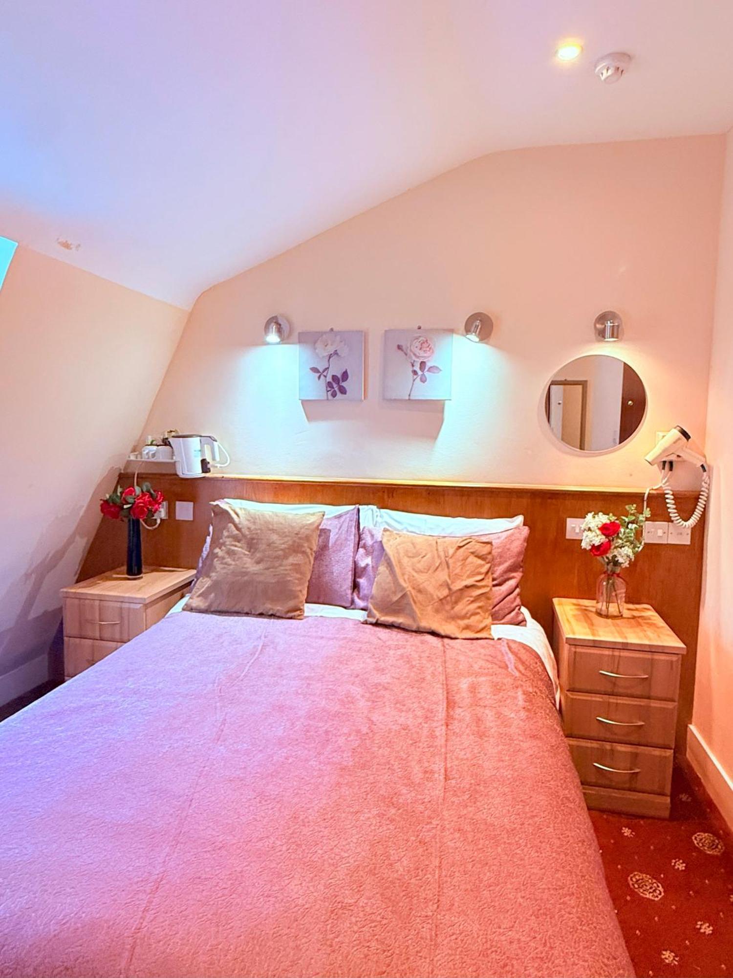 Albro House Hotell