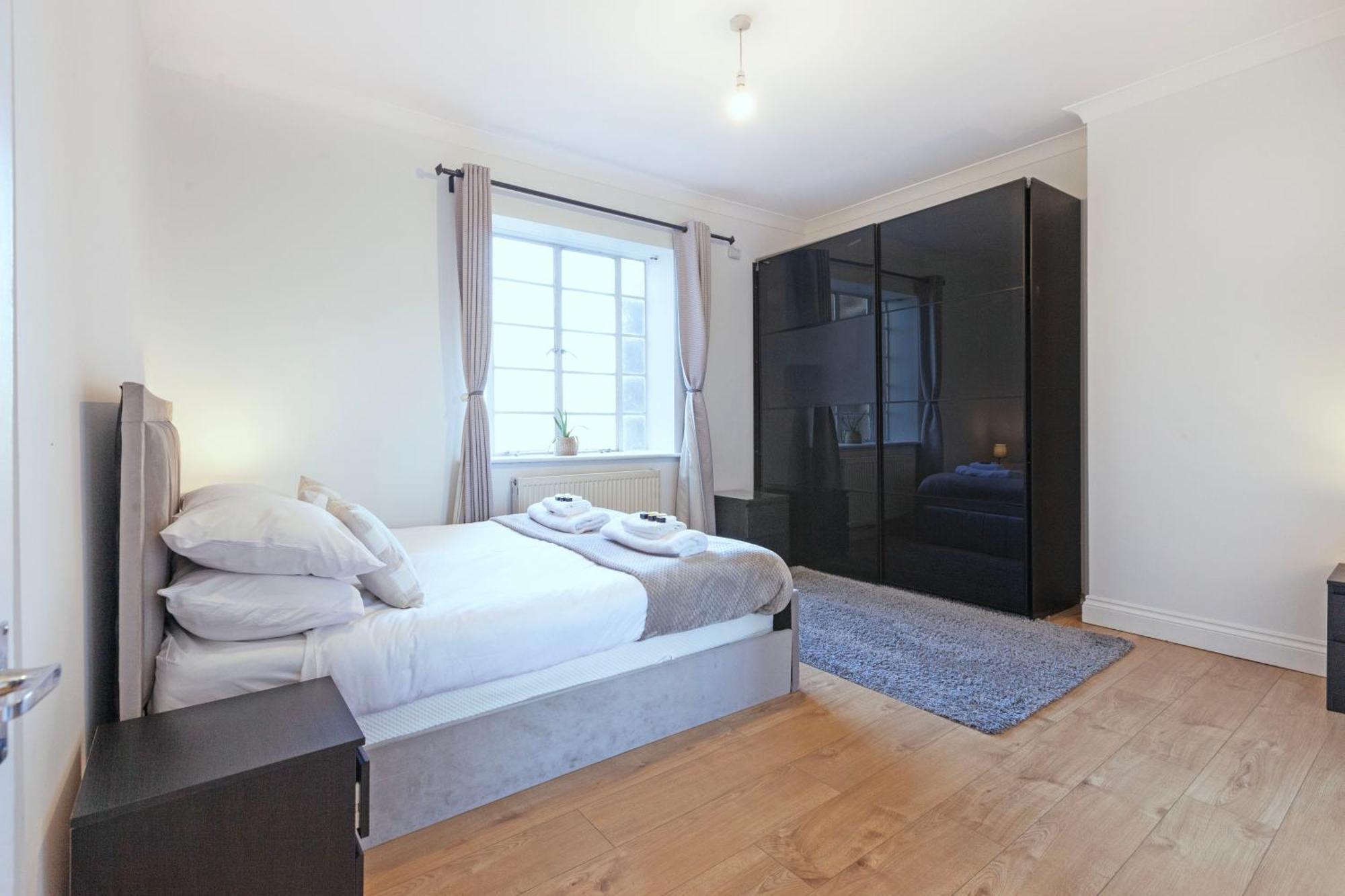 Luxury 2 Bedroom Flat In Royal Crescent Apartment *