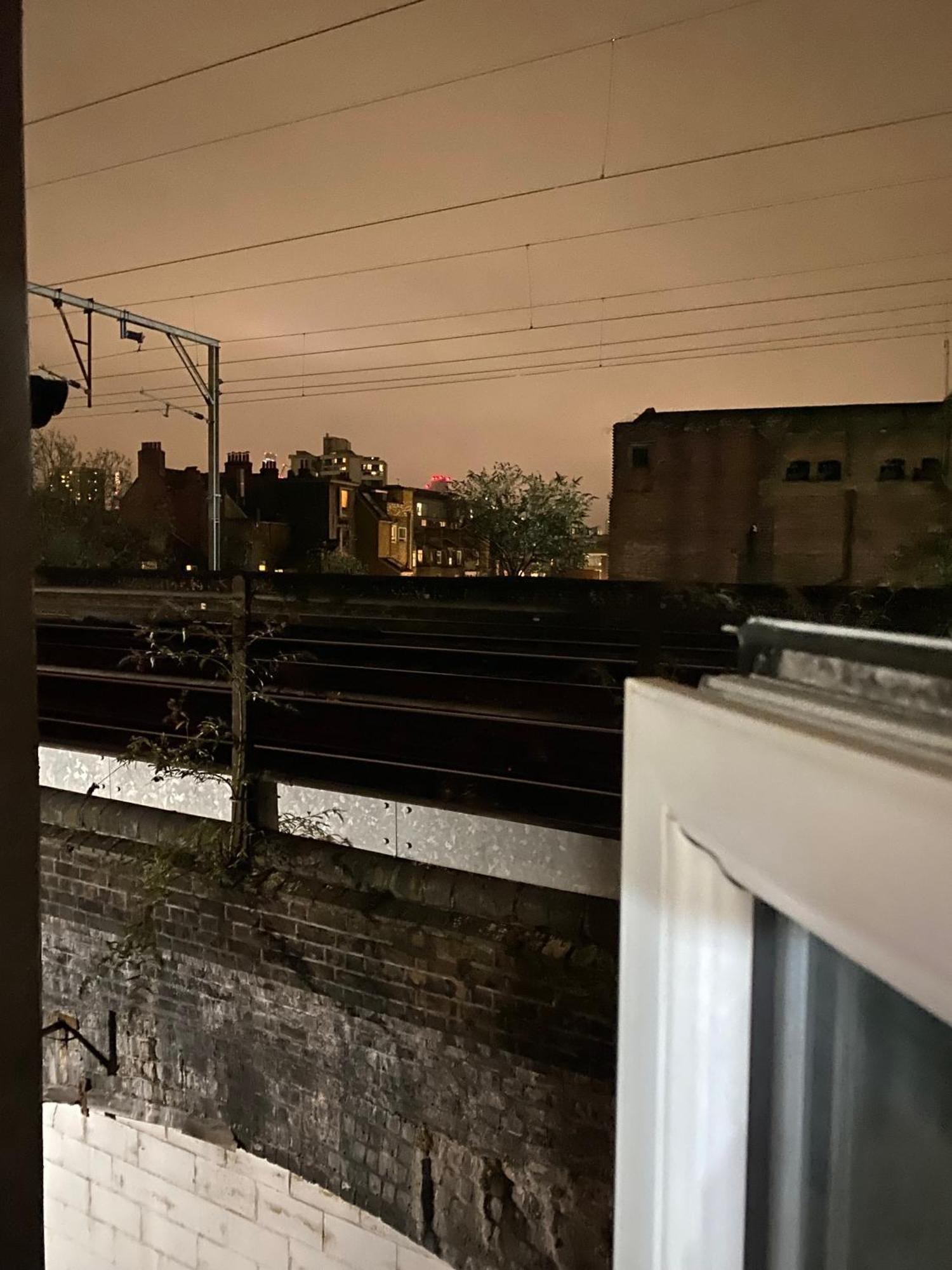 Privet Near Cambridge Heath Station Homestay *